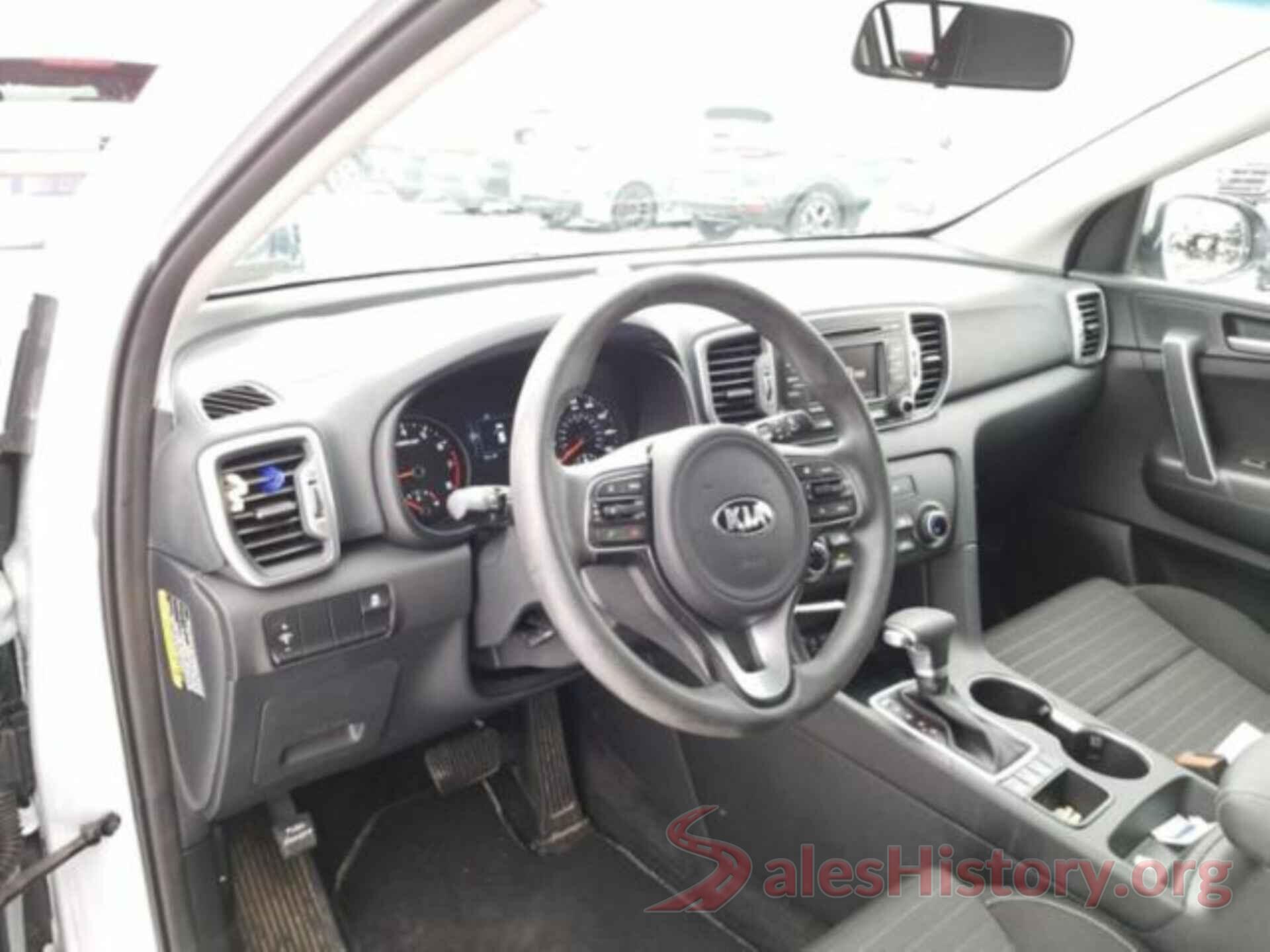 KNDPMCAC6J7419833 2018 KIA SPORTAGE