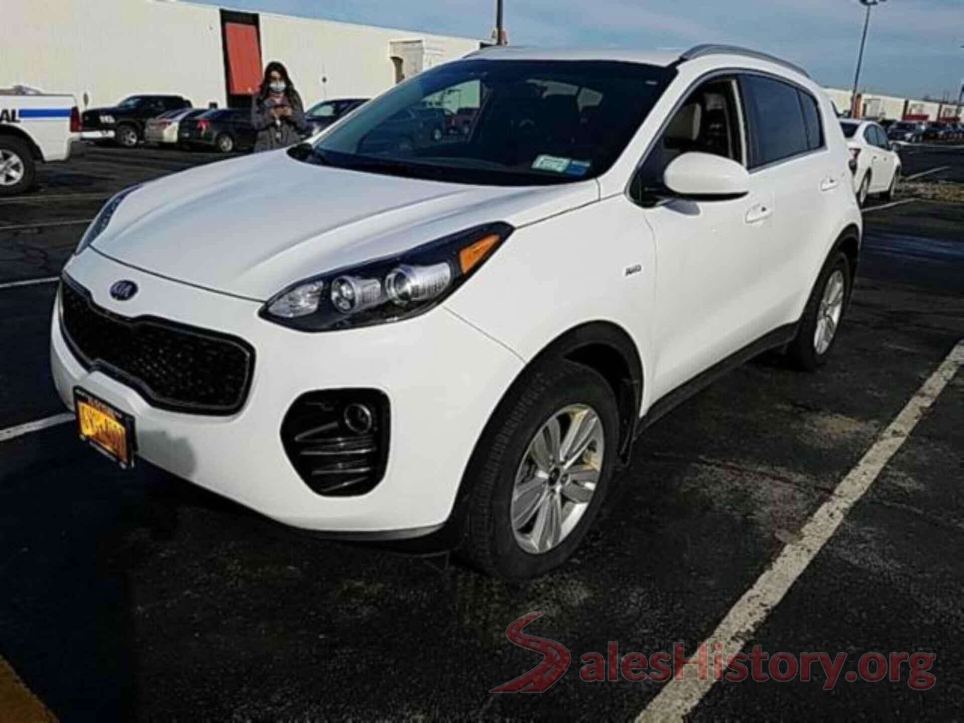 KNDPMCAC0J7378776 2018 KIA SPORTAGE