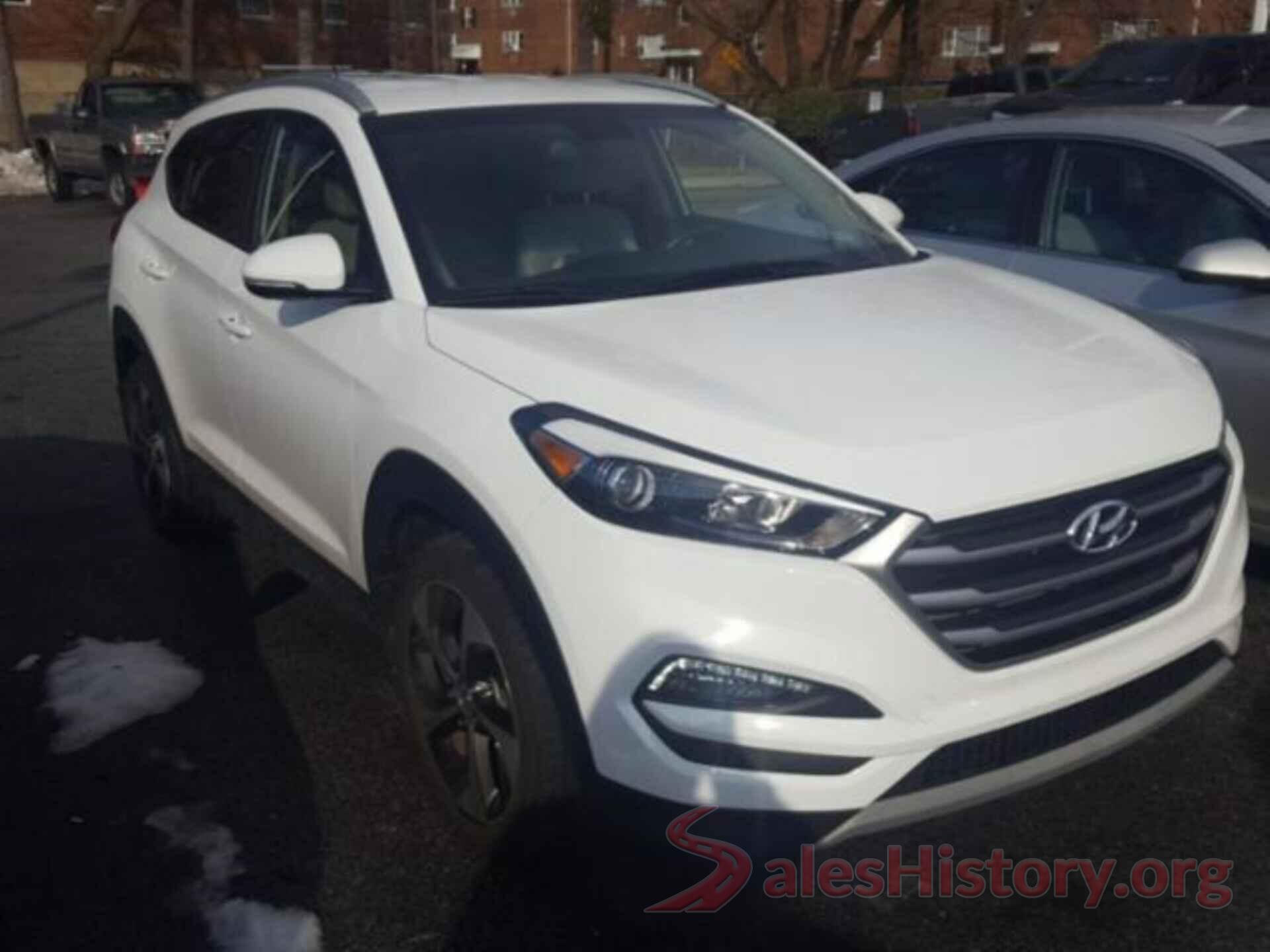 KM8J3CA20HU351374 2017 HYUNDAI TUCSON