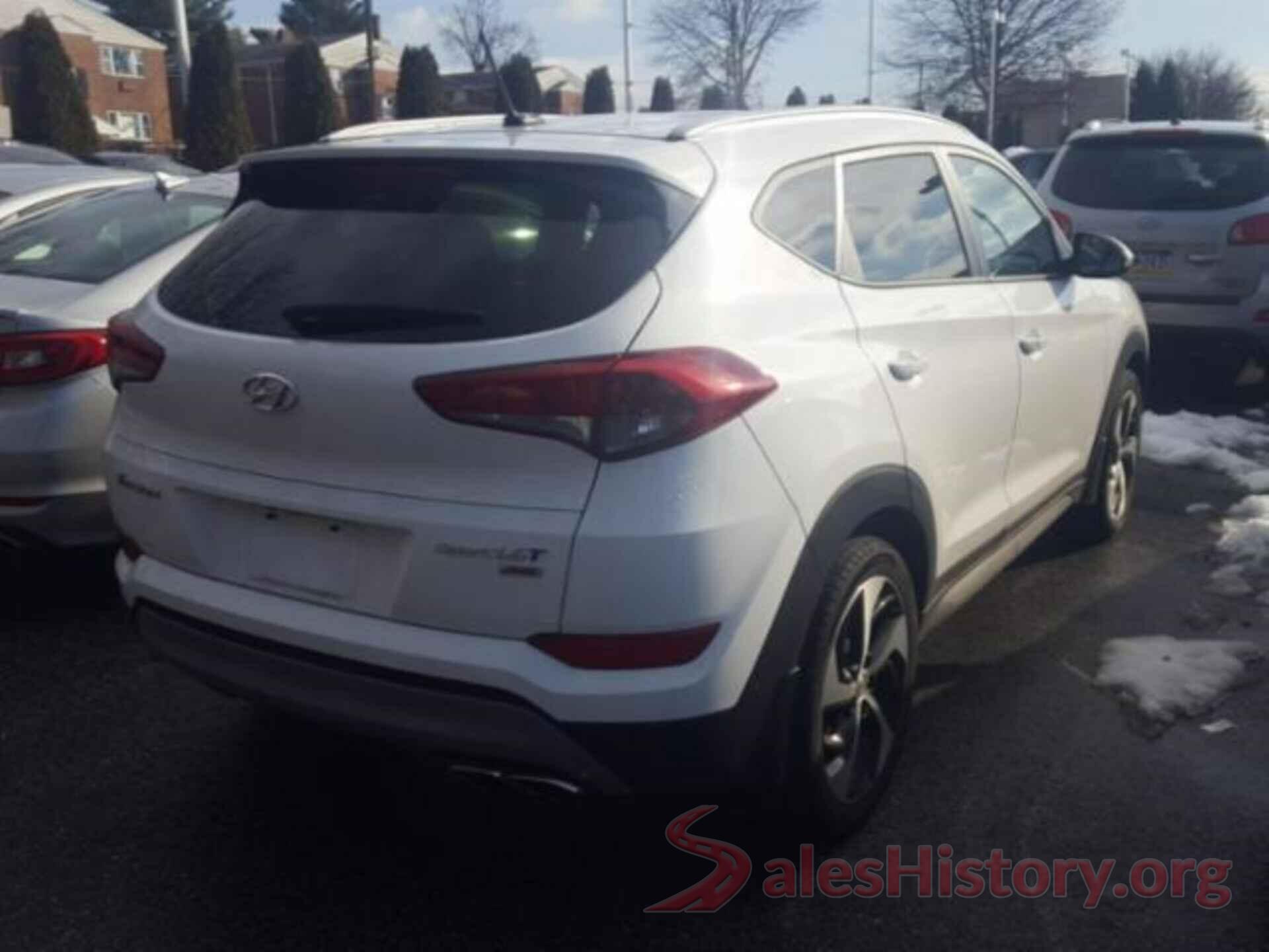 KM8J3CA20HU351374 2017 HYUNDAI TUCSON