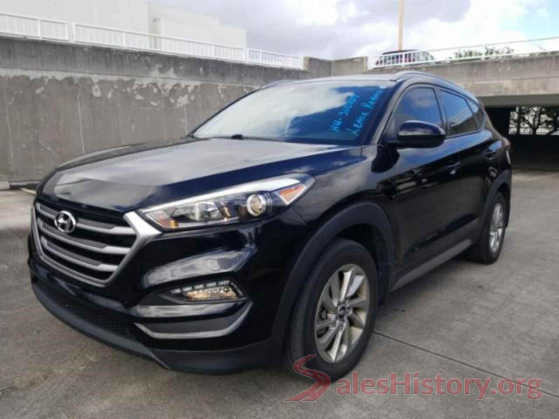 KM8J33A45HU310109 2017 HYUNDAI TUCSON