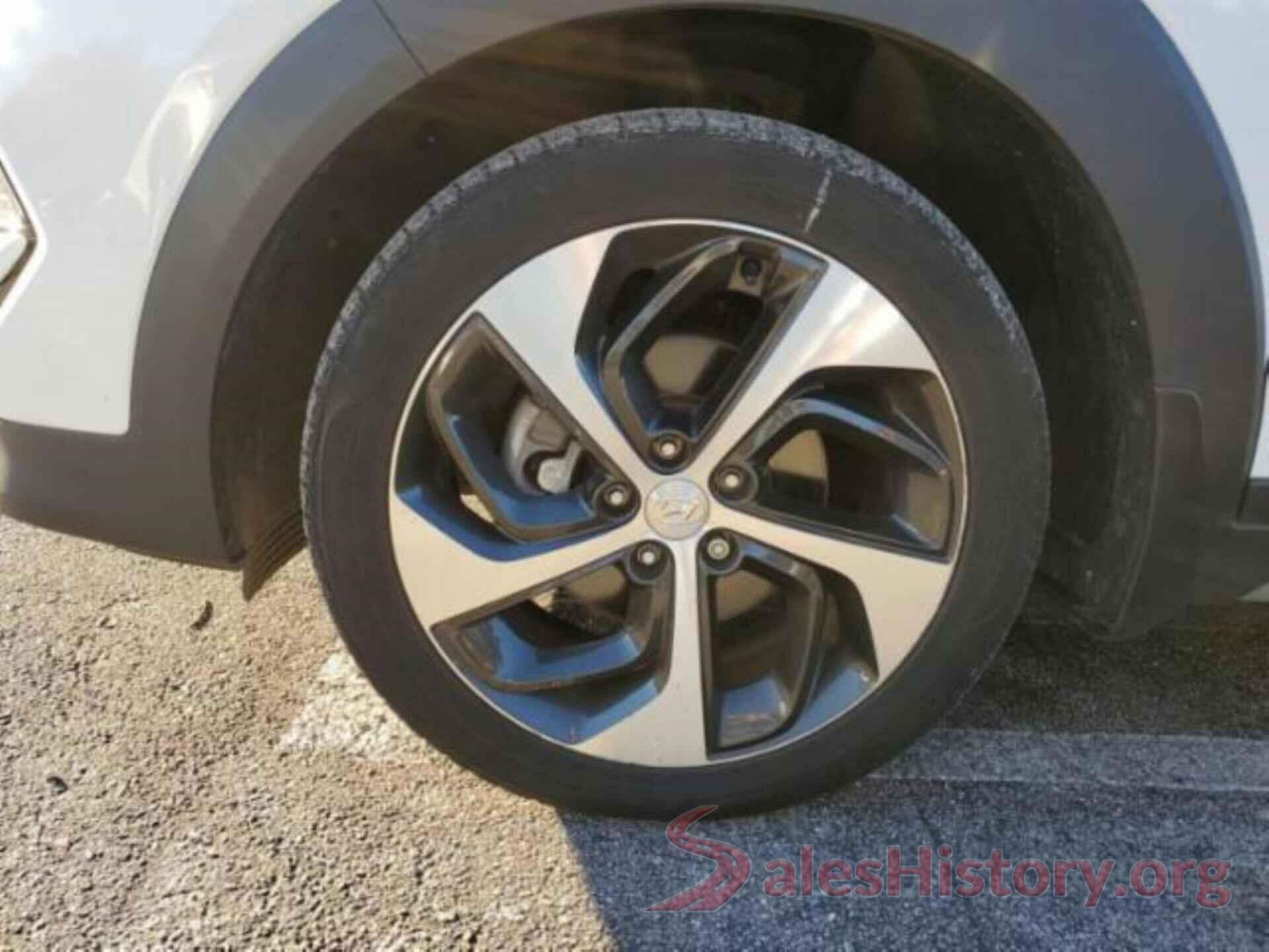 KM8J3CA28JU630495 2018 HYUNDAI TUCSON