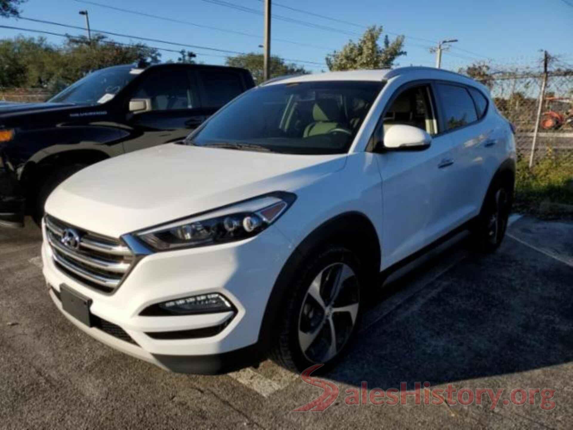 KM8J3CA28JU630495 2018 HYUNDAI TUCSON