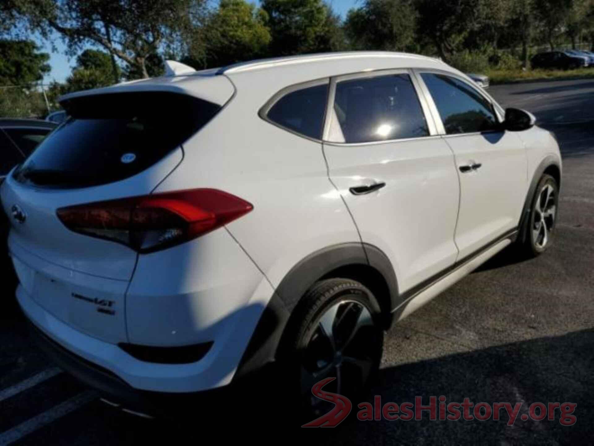 KM8J3CA28JU630495 2018 HYUNDAI TUCSON