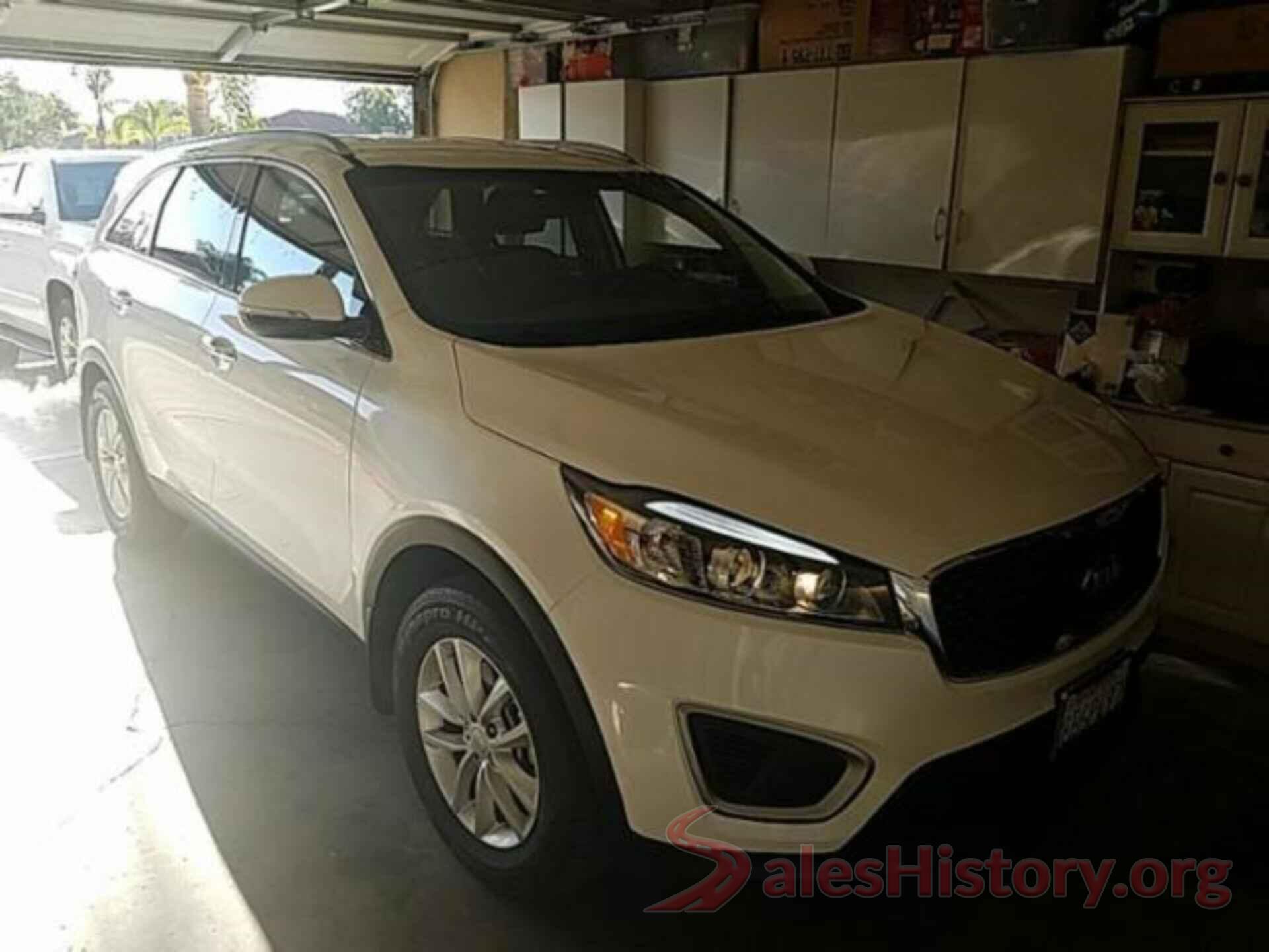 5XYPG4A32JG405587 2018 KIA SORENTO