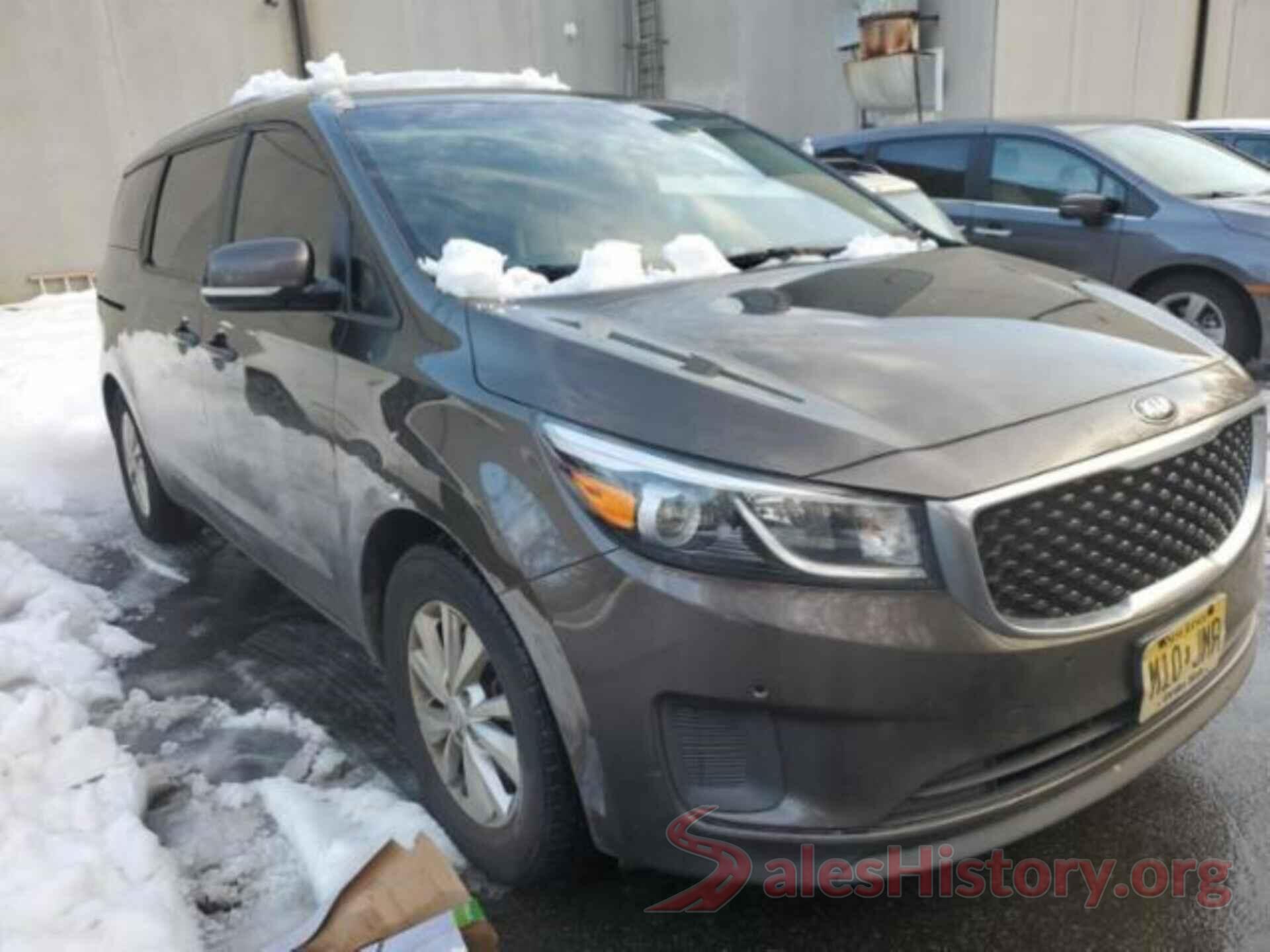 KNDMB5C17H6329896 2017 KIA SEDONA