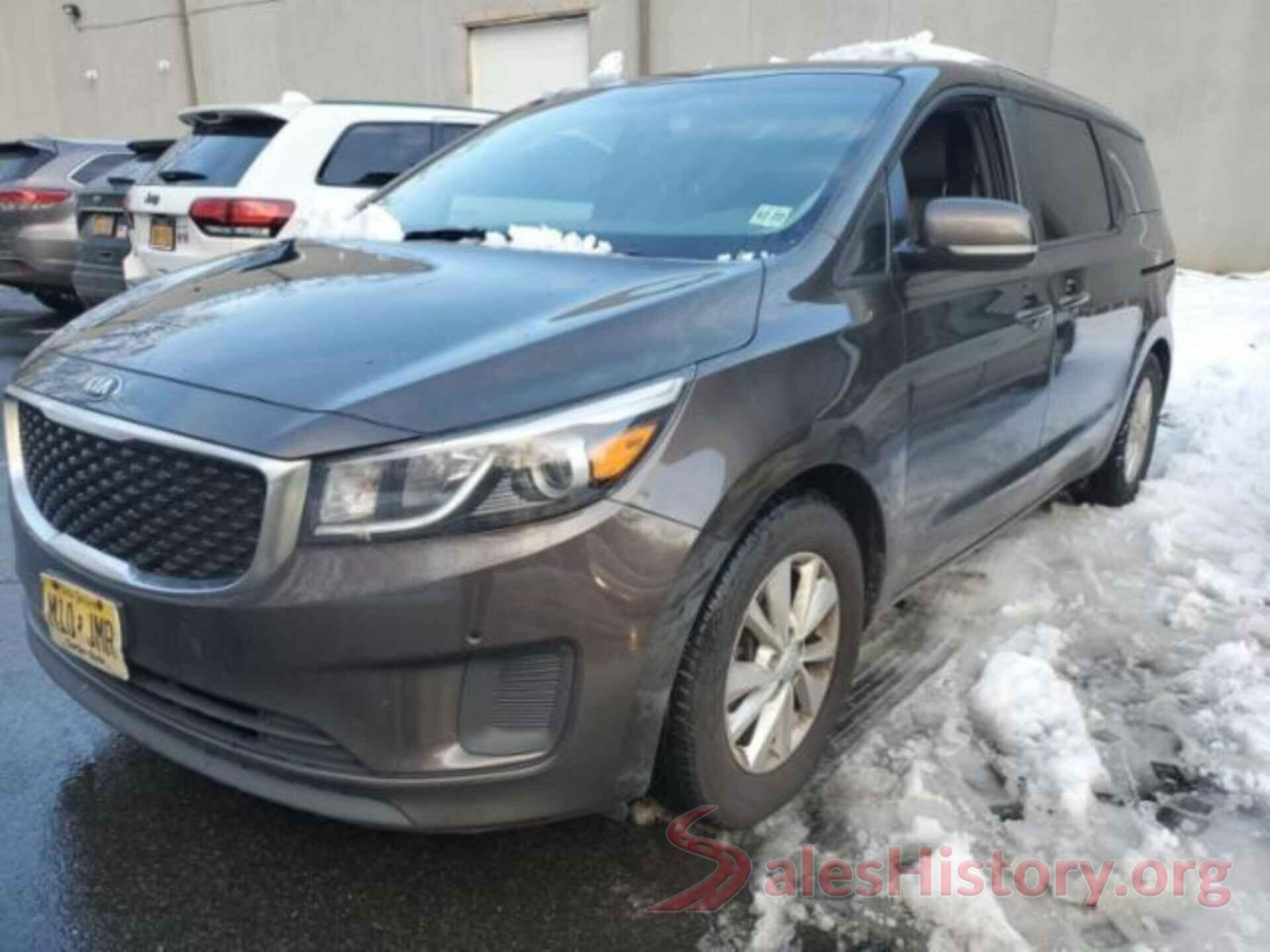 KNDMB5C17H6329896 2017 KIA SEDONA