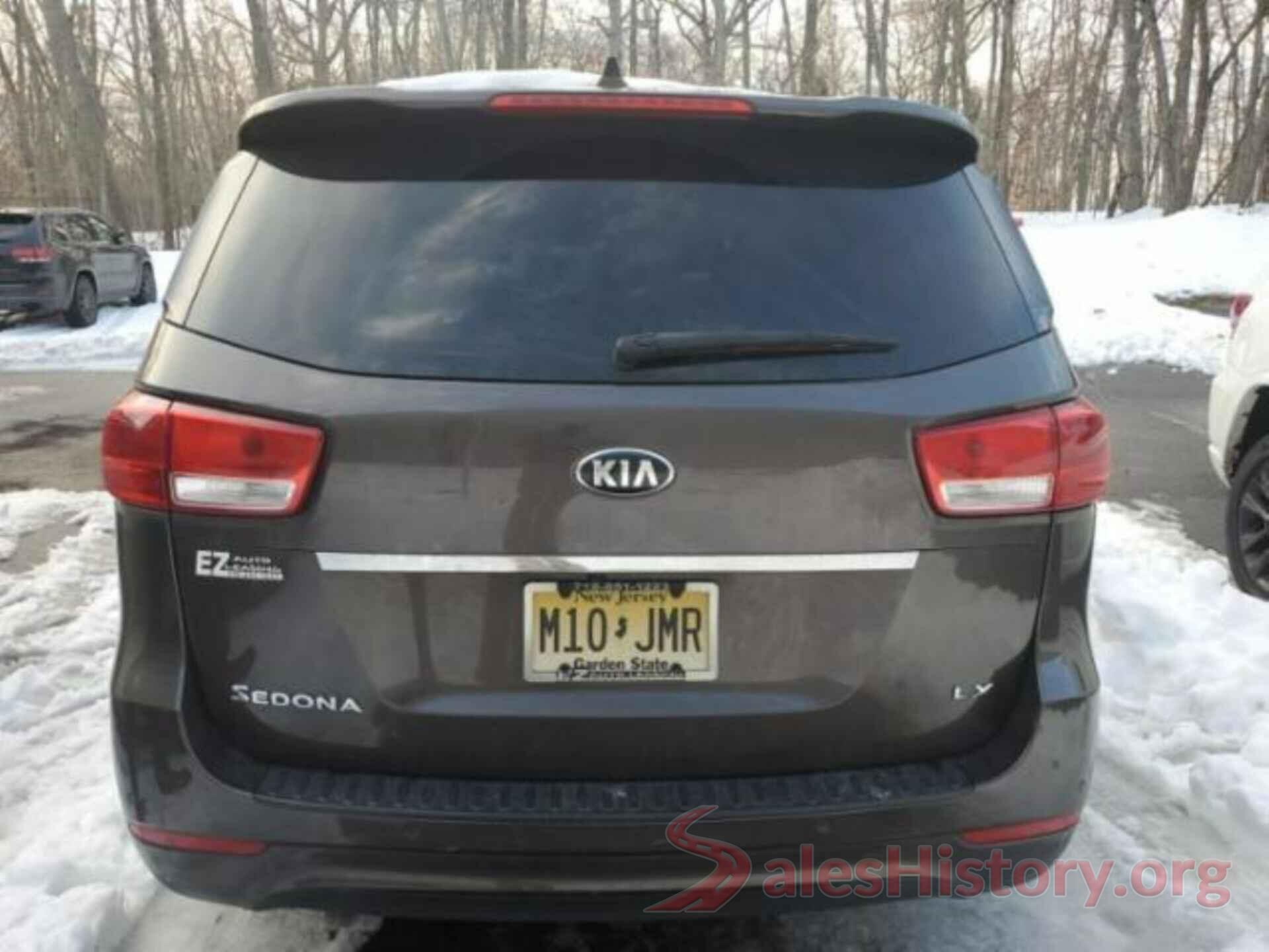 KNDMB5C17H6329896 2017 KIA SEDONA