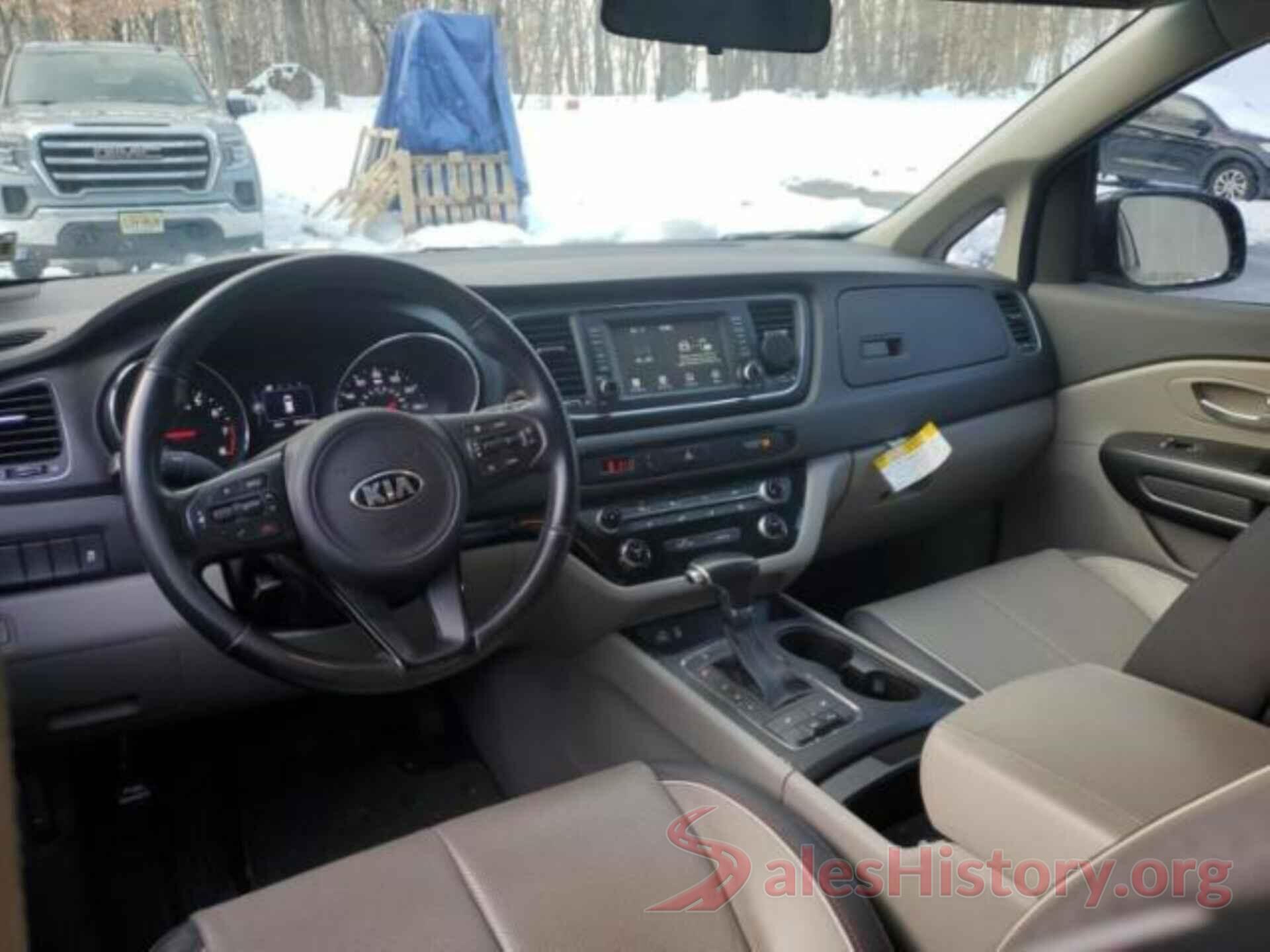 KNDMB5C17H6329896 2017 KIA SEDONA