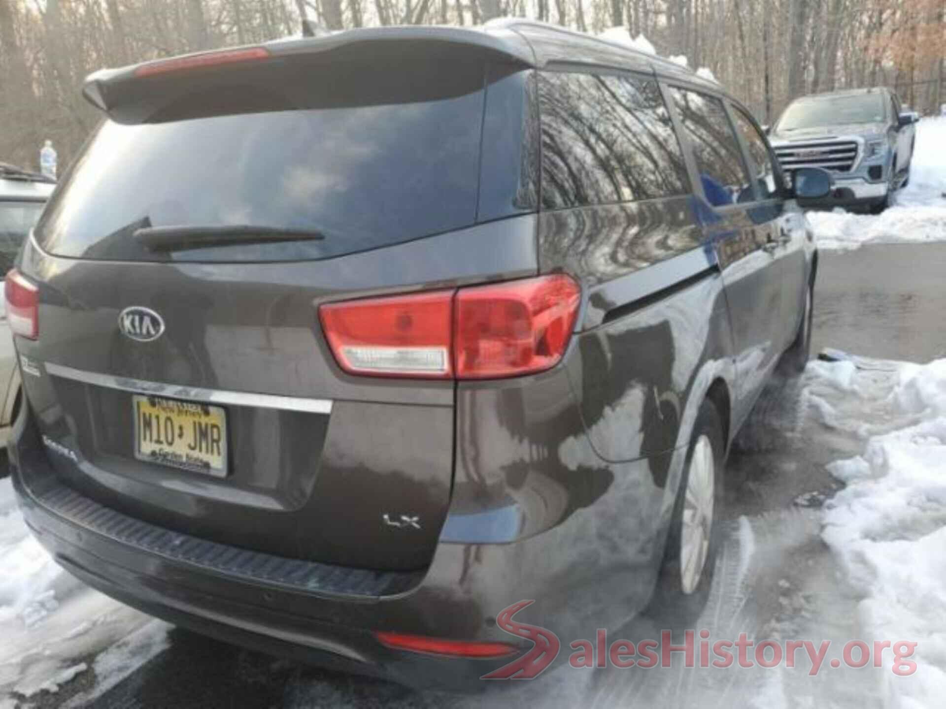 KNDMB5C17H6329896 2017 KIA SEDONA