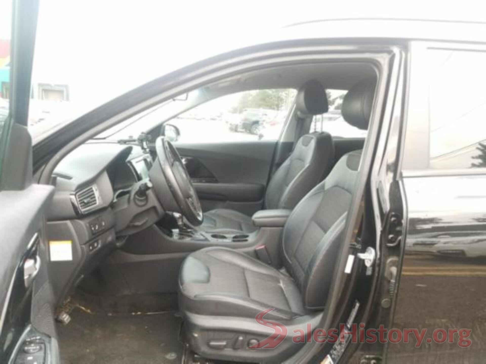 KNDCC3LC0H5065392 2017 KIA NIRO