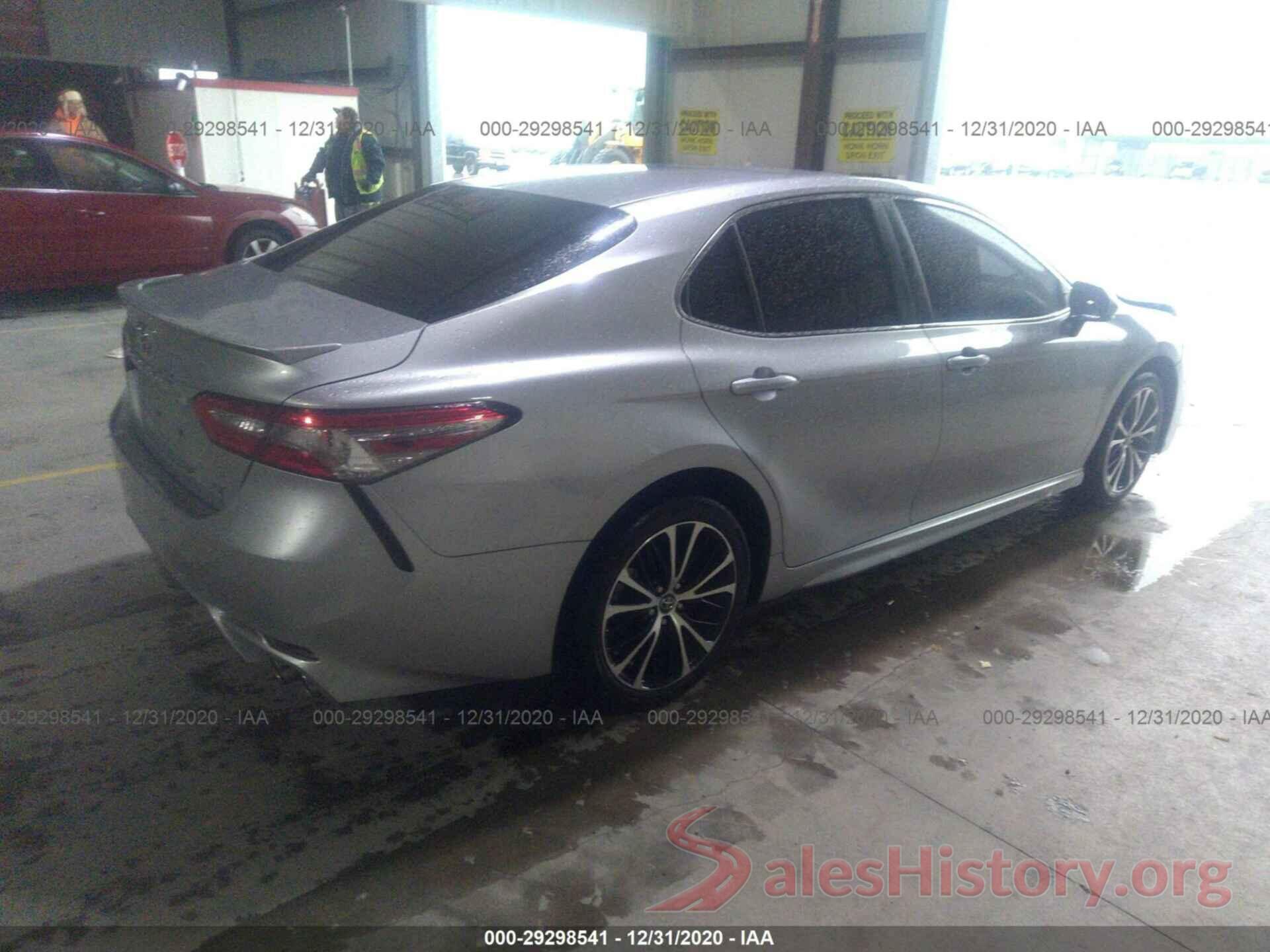 4T1B11HKXJU601228 2018 TOYOTA CAMRY