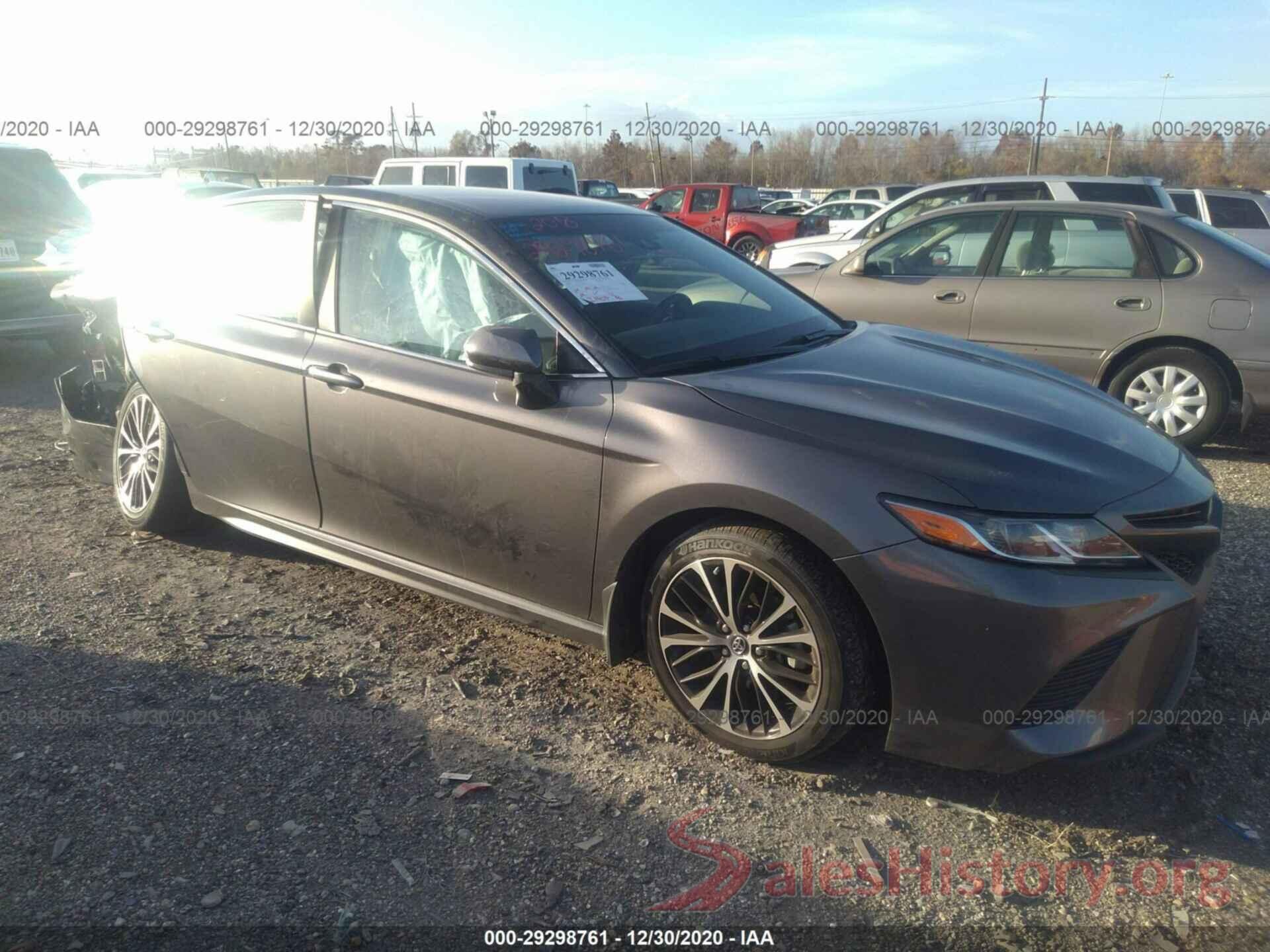 4T1B11HK5JU558496 2018 TOYOTA CAMRY