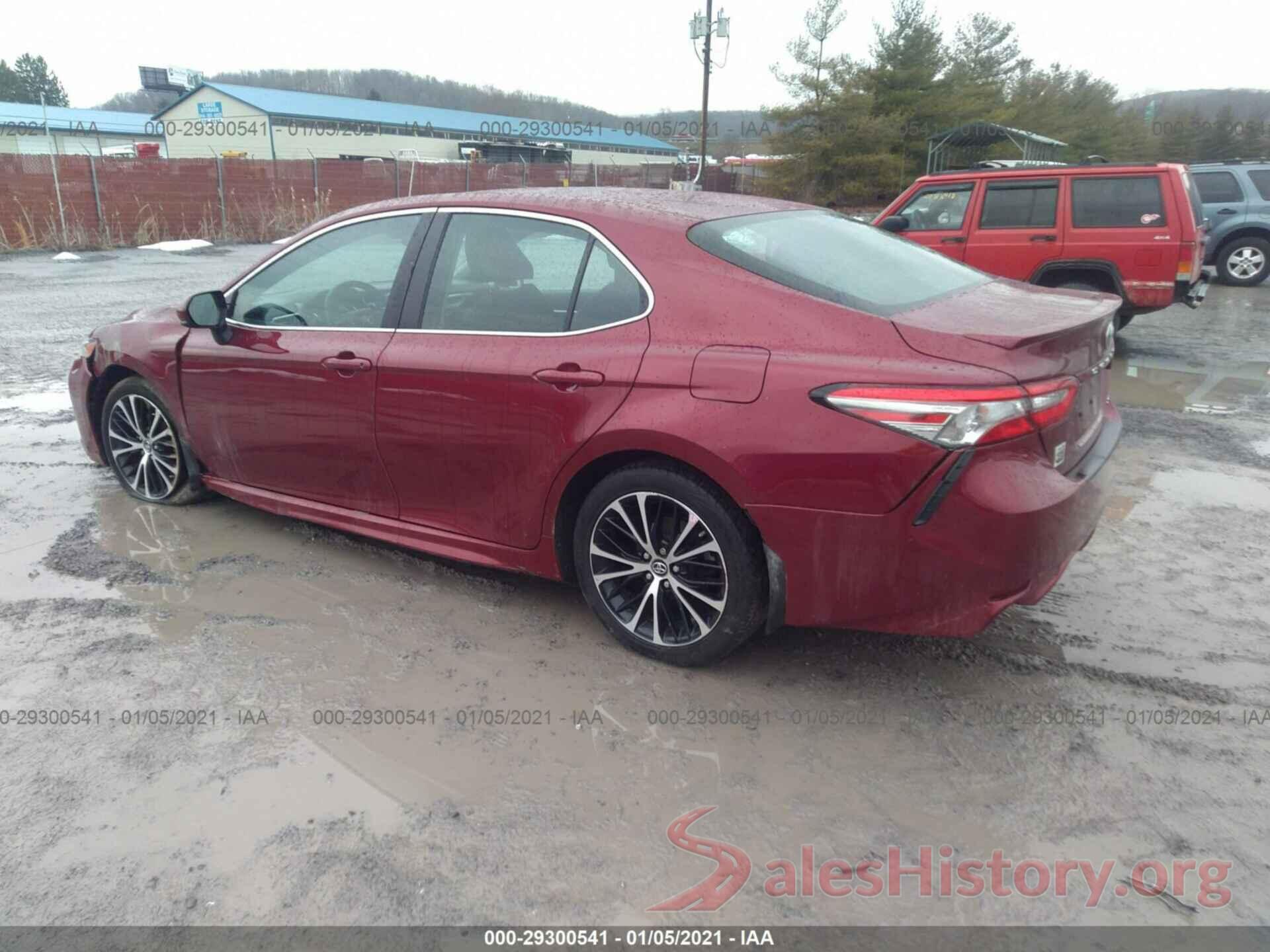 4T1B11HKXJU650185 2018 TOYOTA CAMRY