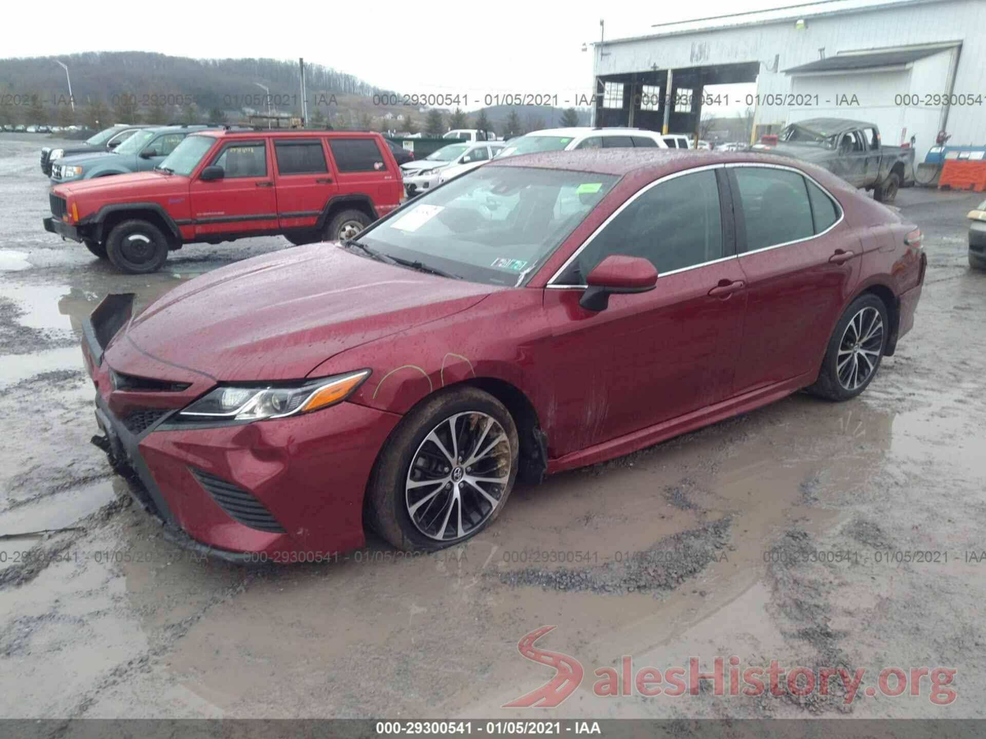 4T1B11HKXJU650185 2018 TOYOTA CAMRY