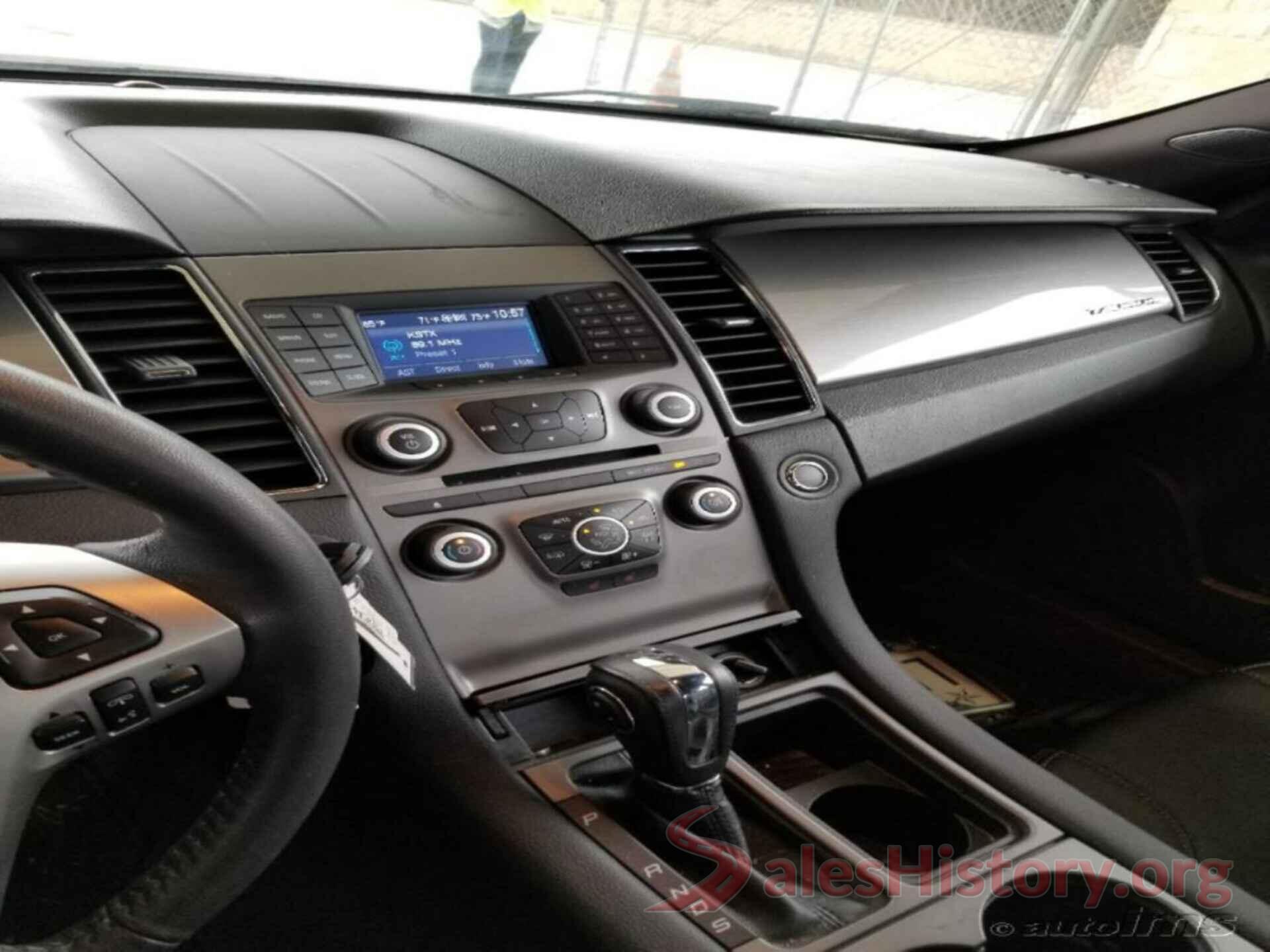 1FAHP2E8XJG131573 2018 FORD TAURUS