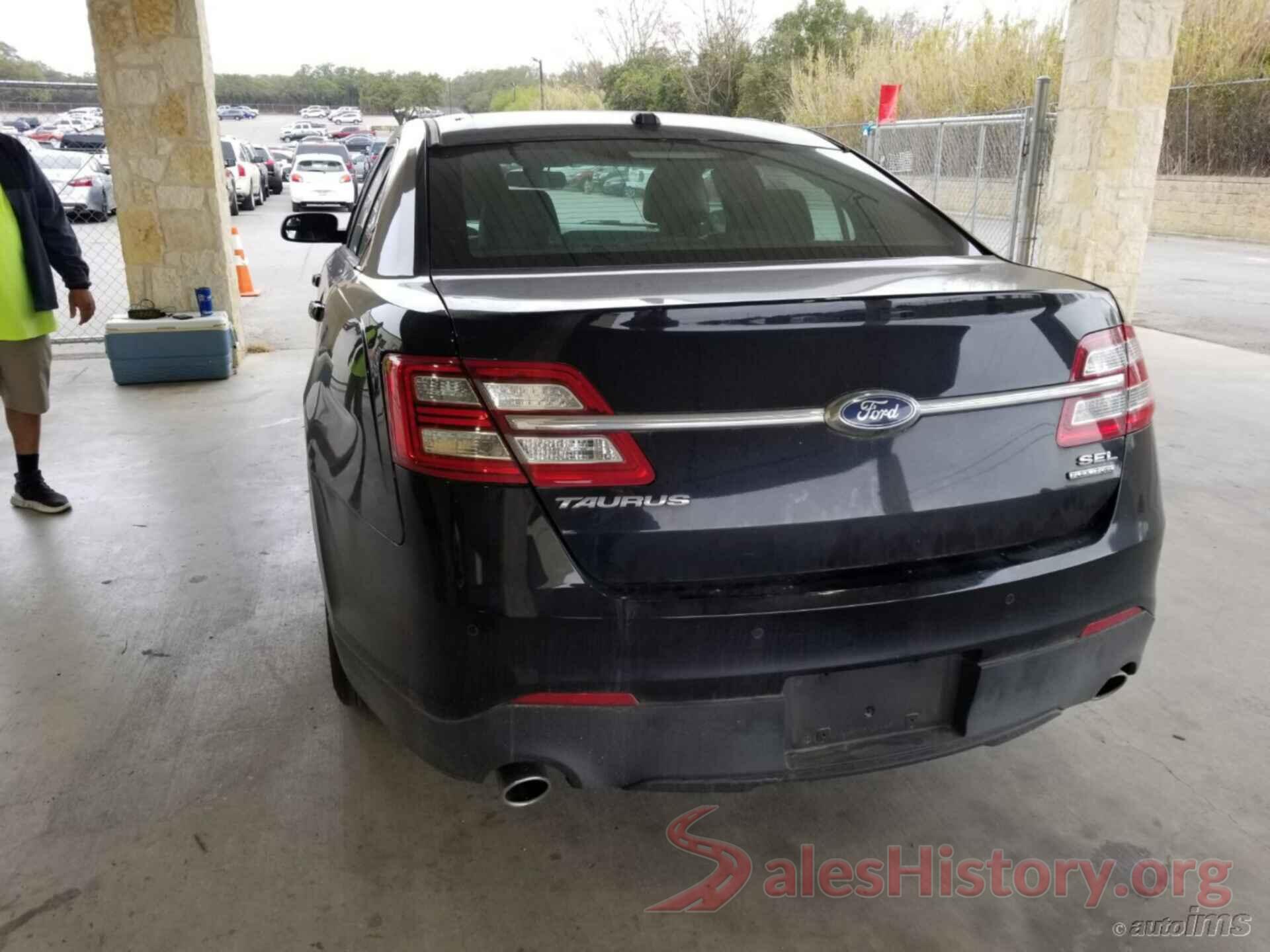 1FAHP2E8XJG131573 2018 FORD TAURUS