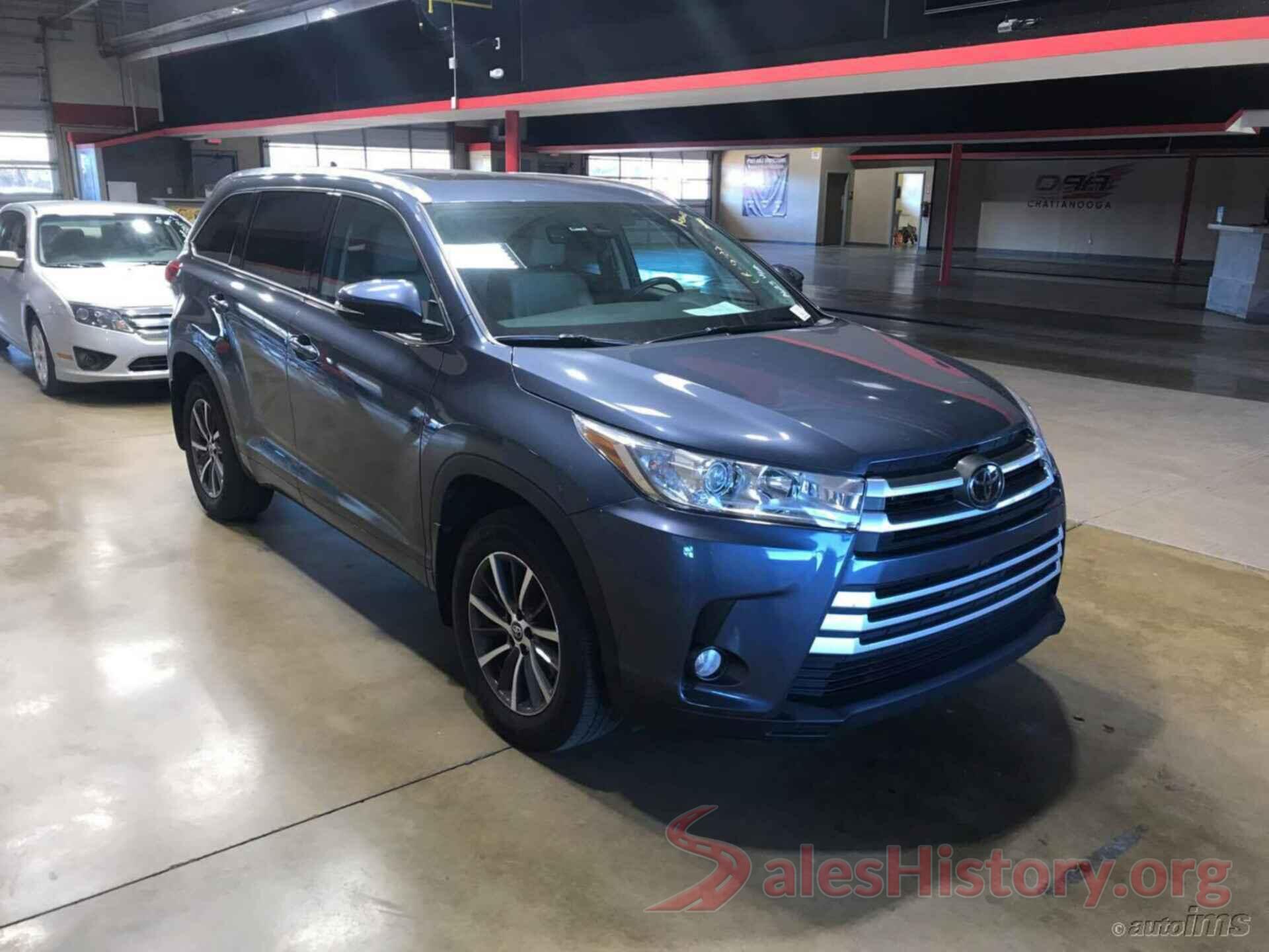 5TDJZRFH0JS850219 2018 TOYOTA HIGHLANDER