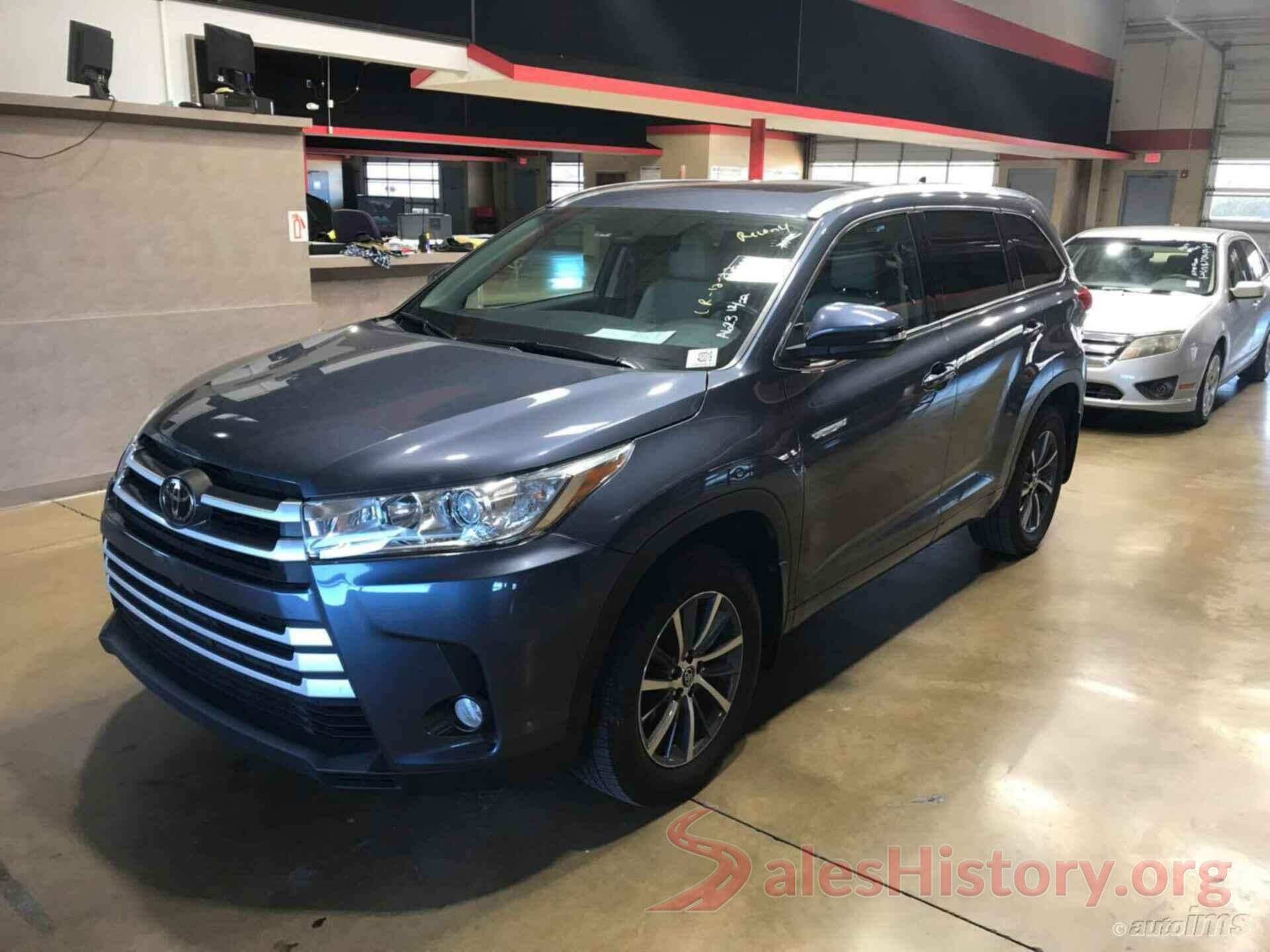 5TDJZRFH0JS850219 2018 TOYOTA HIGHLANDER