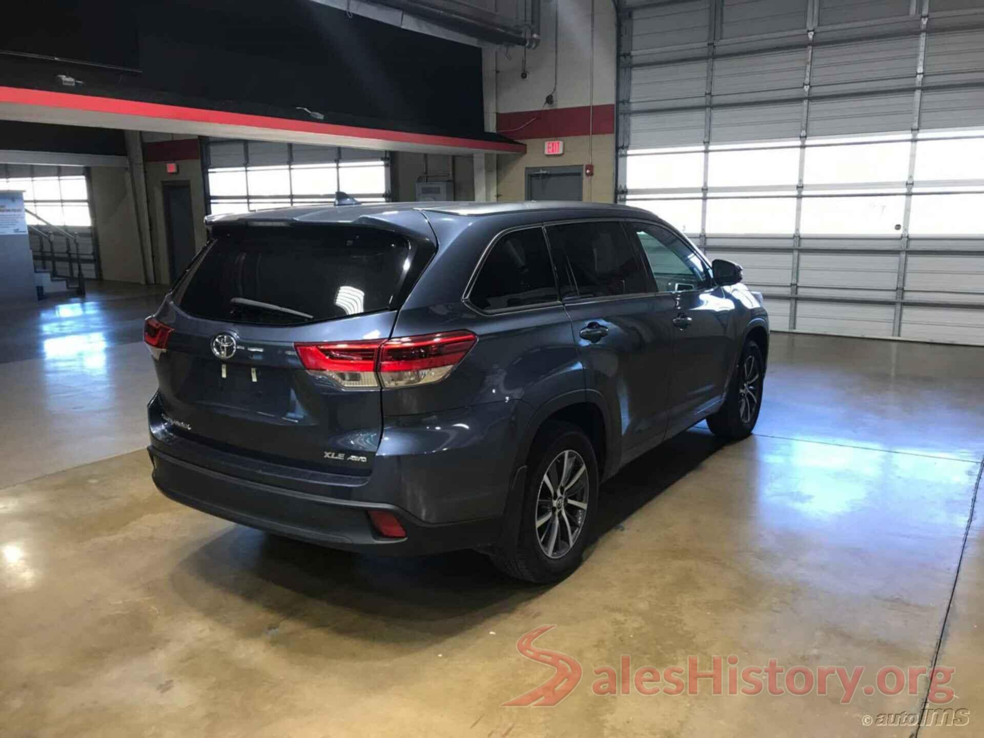 5TDJZRFH0JS850219 2018 TOYOTA HIGHLANDER