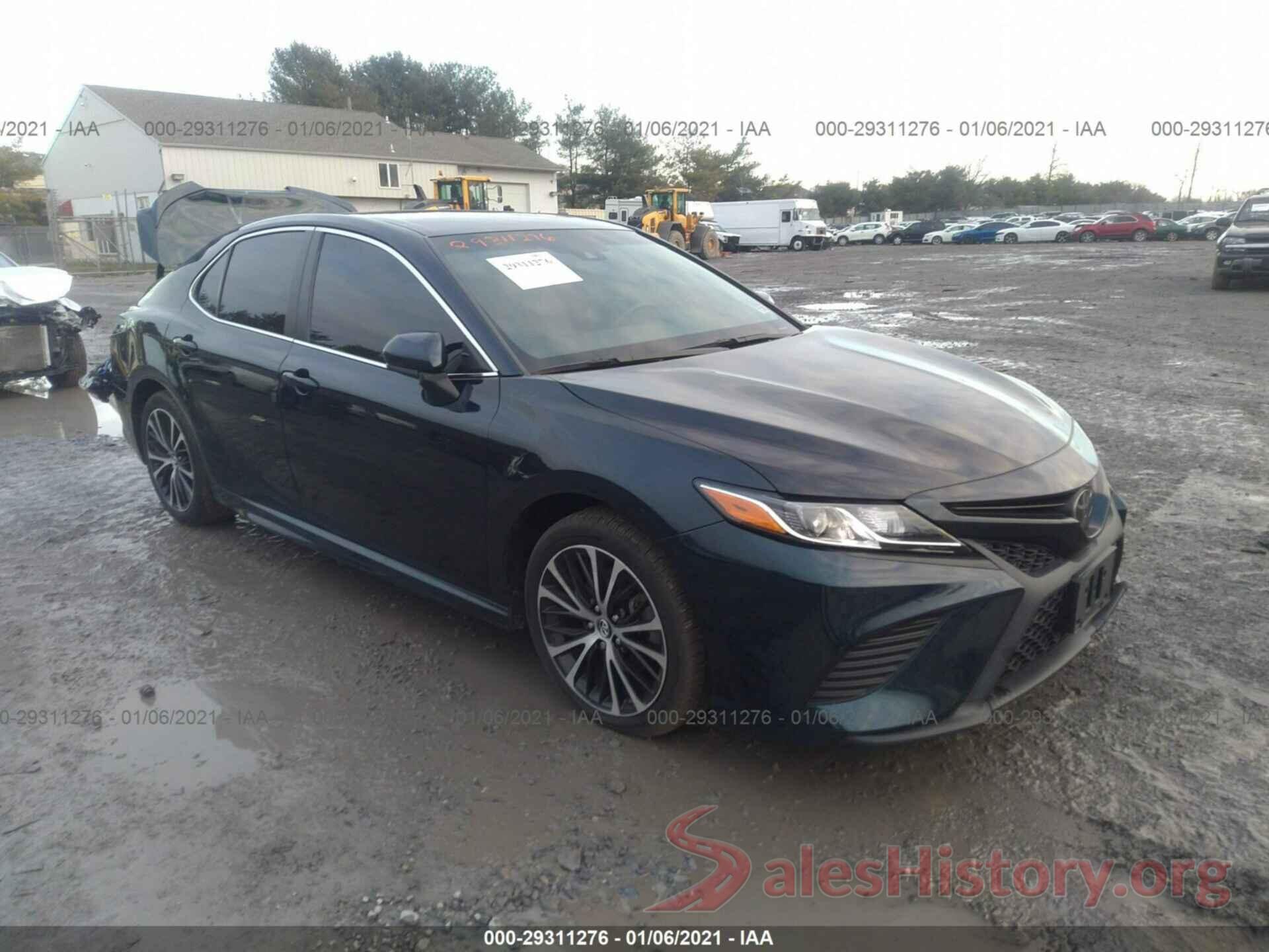 4T1B11HK4JU591053 2018 TOYOTA CAMRY