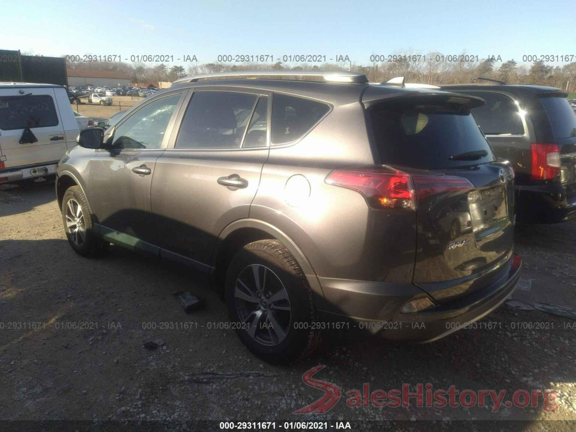 JTMRFREV1HJ174129 2017 TOYOTA RAV4