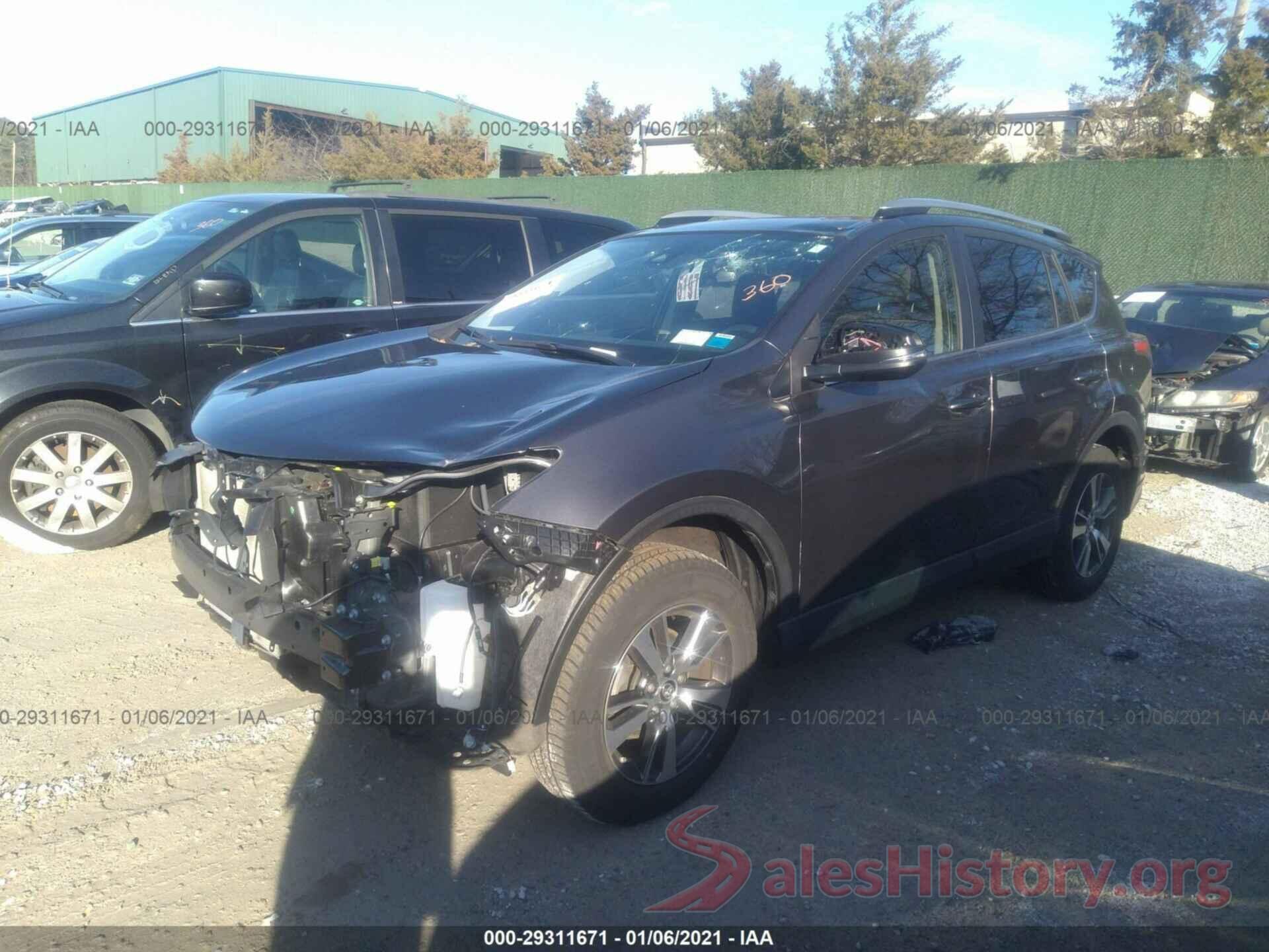 JTMRFREV1HJ174129 2017 TOYOTA RAV4