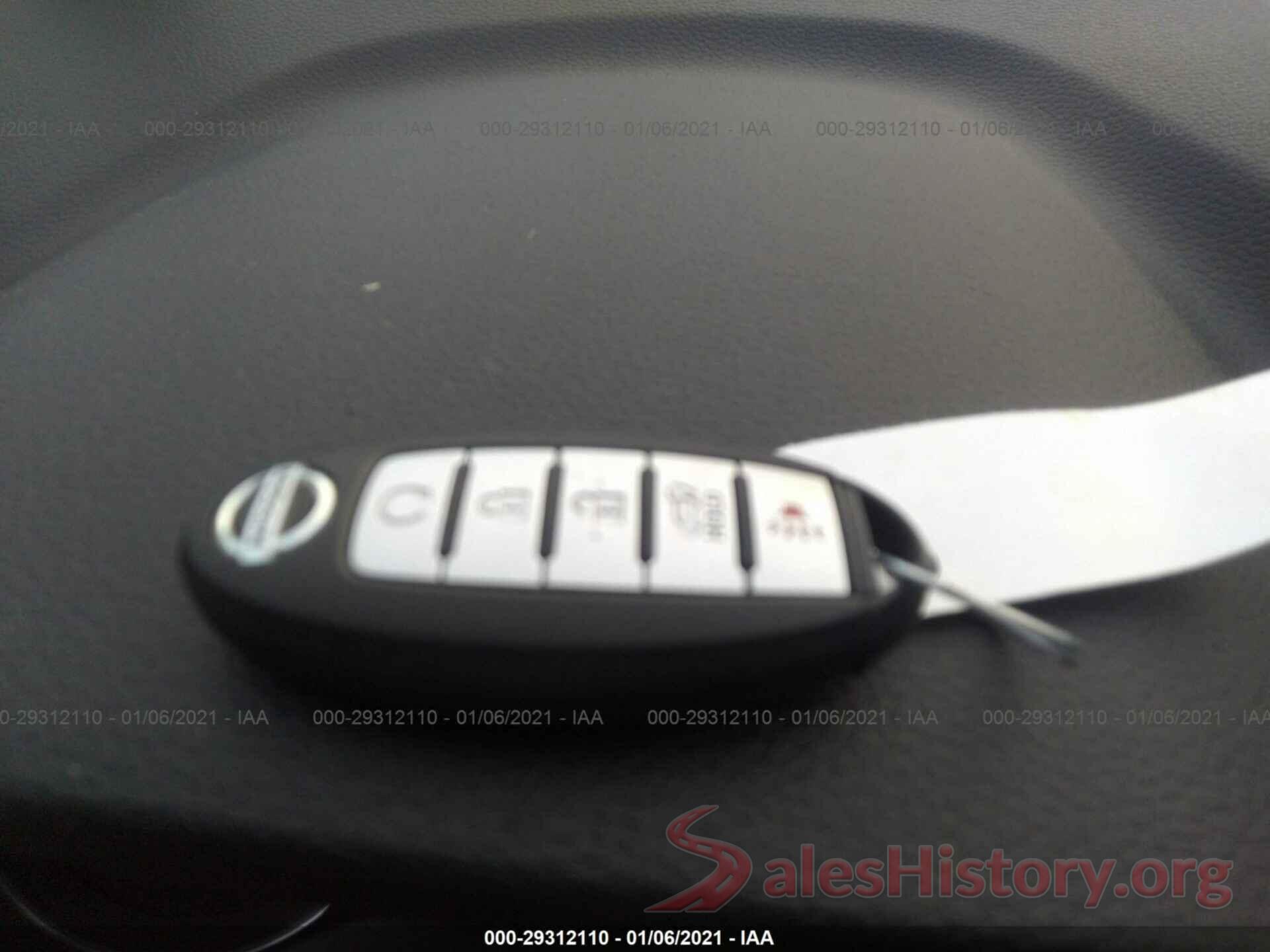 5N1AT2MV4JC810563 2018 NISSAN ROGUE