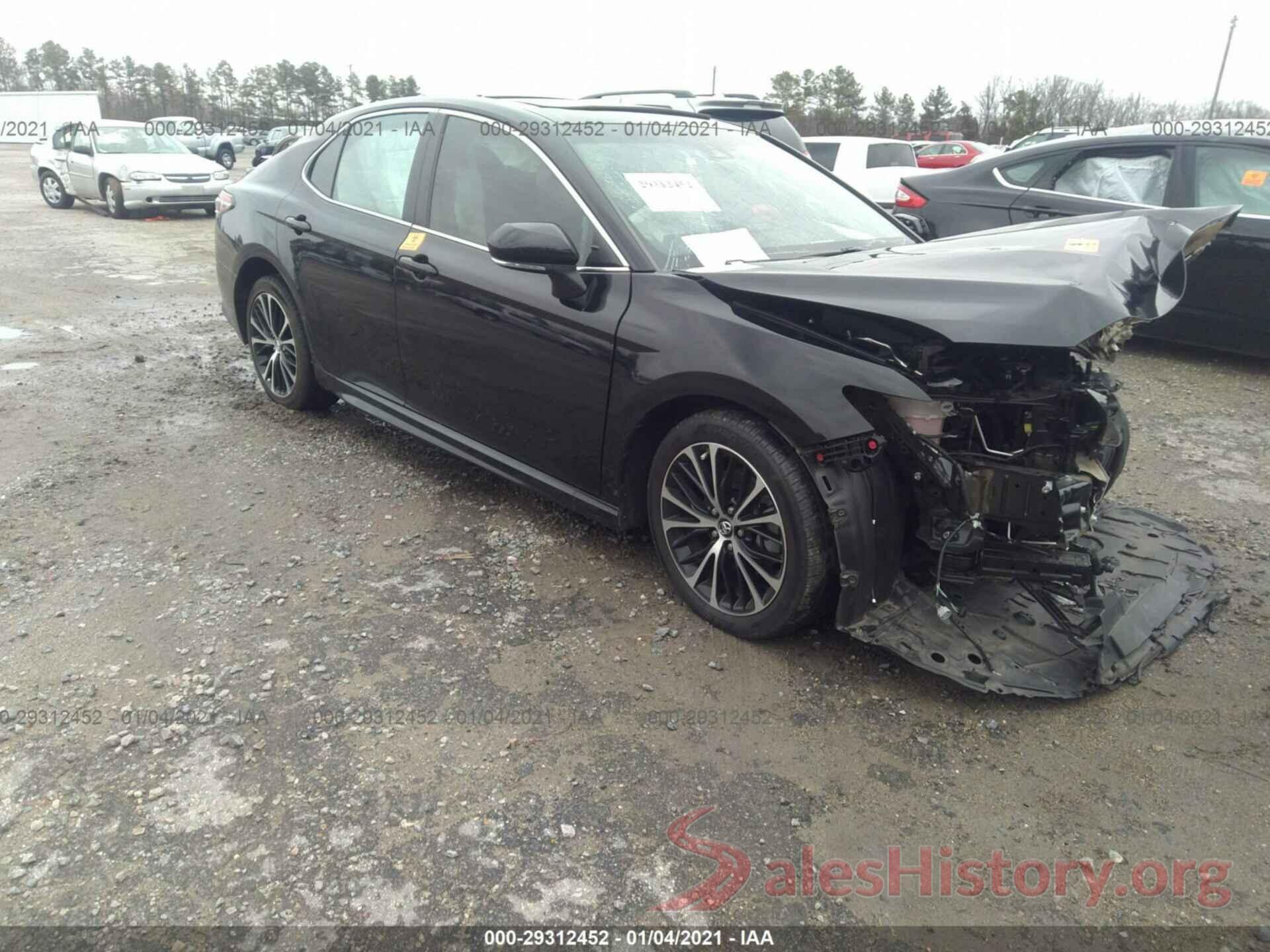 4T1B11HK0JU090015 2018 TOYOTA CAMRY