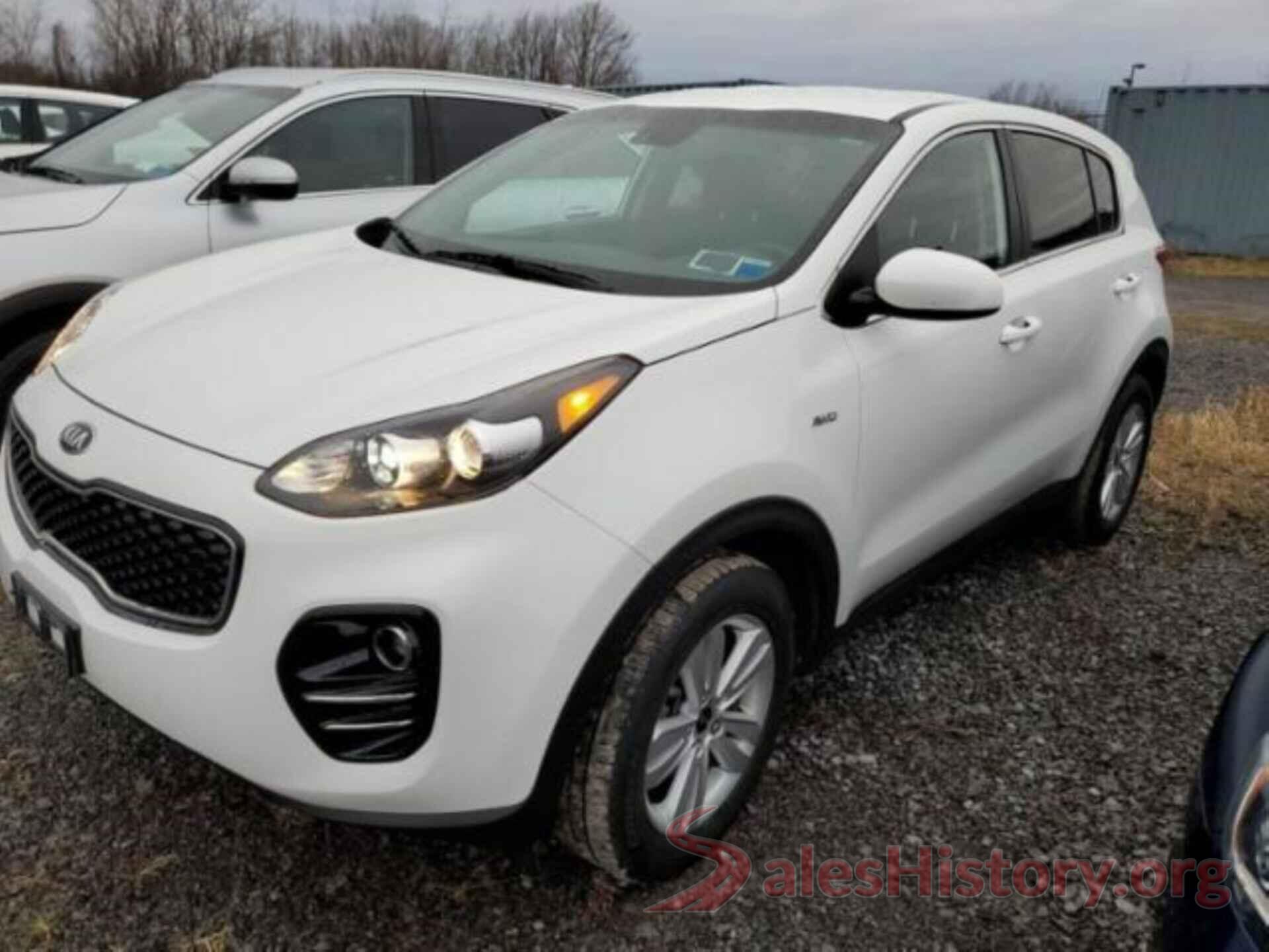 KNDPMCAC7J7413863 2018 KIA SPORTAGE