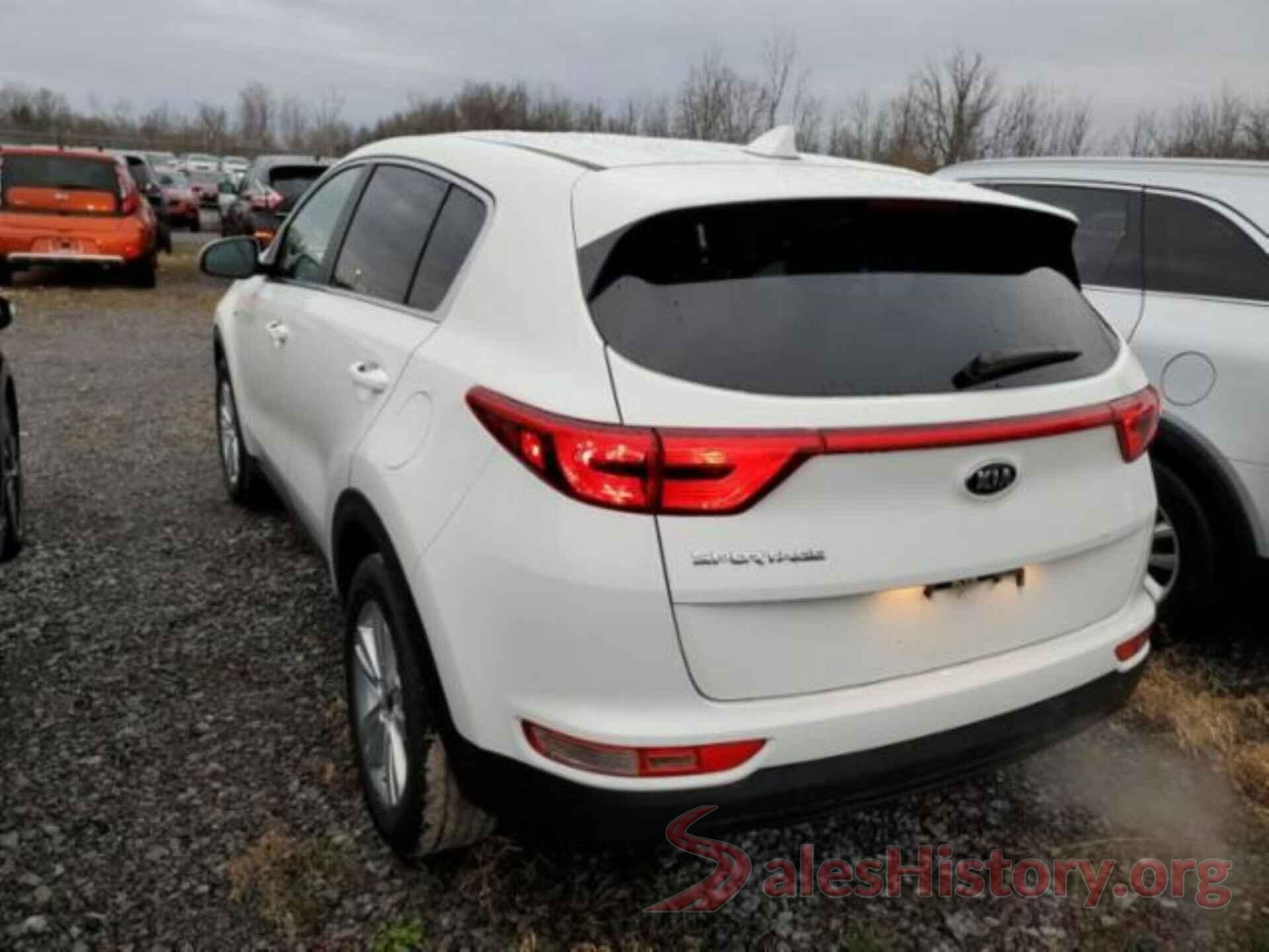 KNDPMCAC7J7413863 2018 KIA SPORTAGE