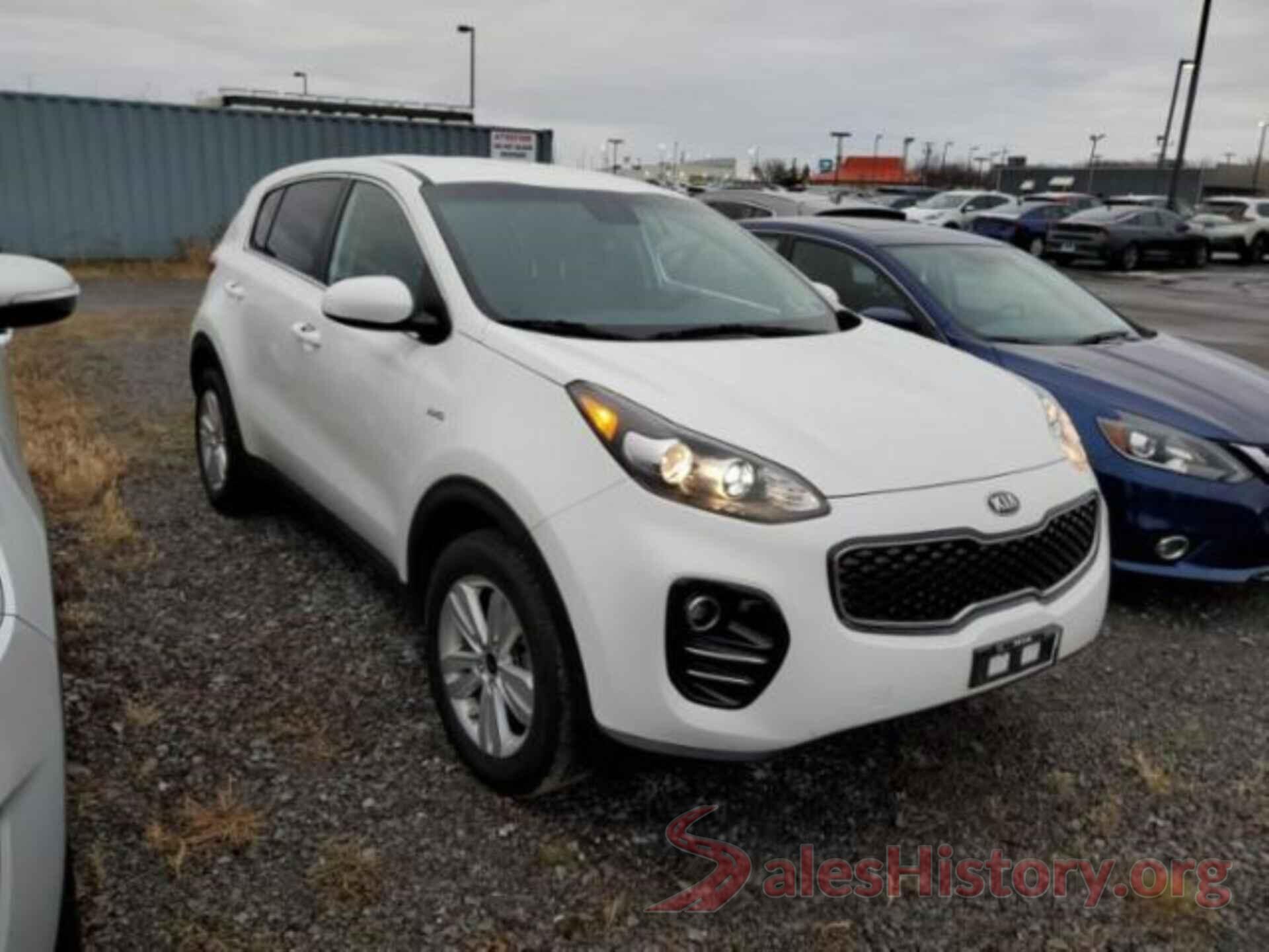 KNDPMCAC7J7413863 2018 KIA SPORTAGE