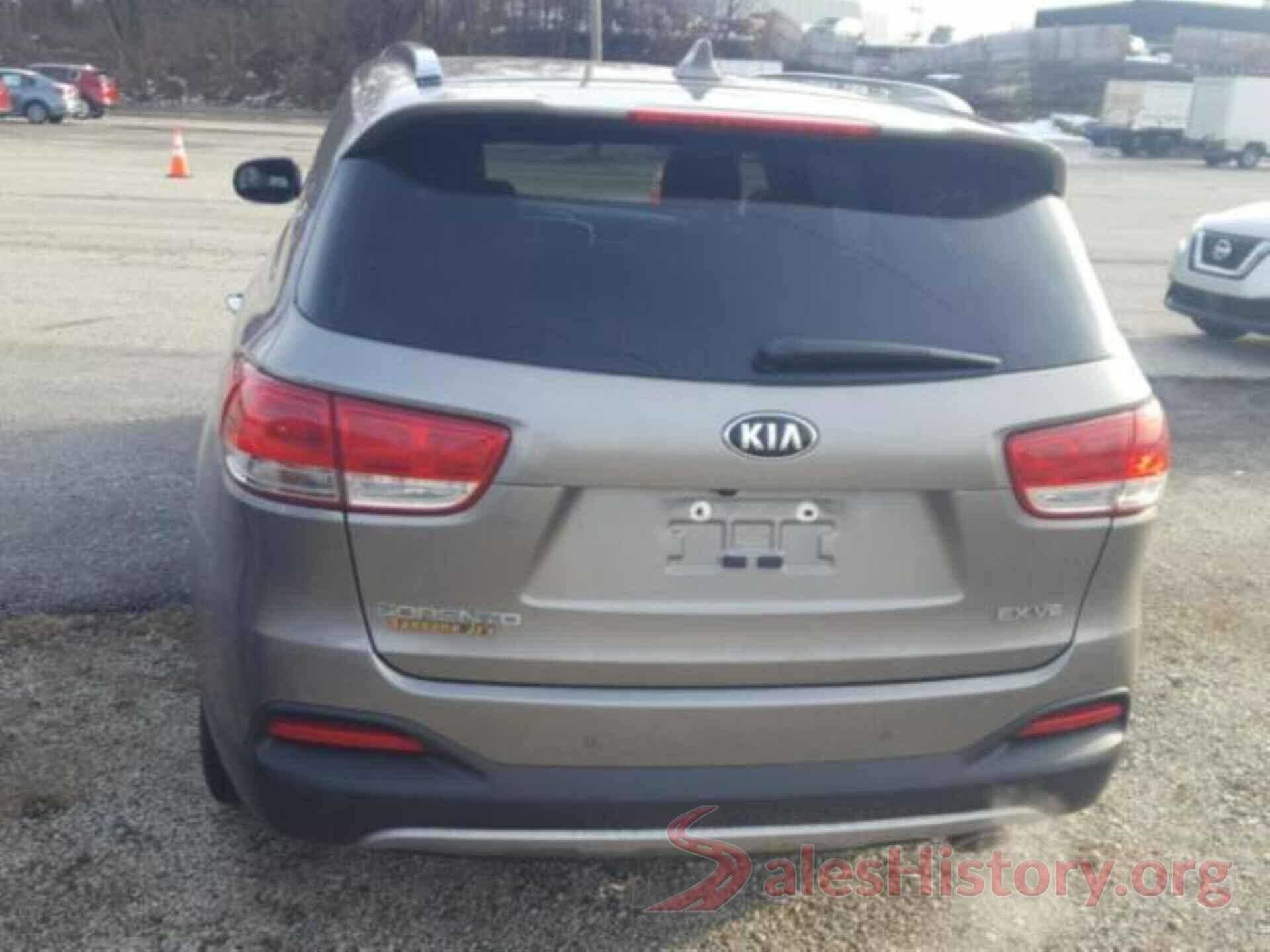 5XYPHDA50JG420426 2018 KIA SORENTO