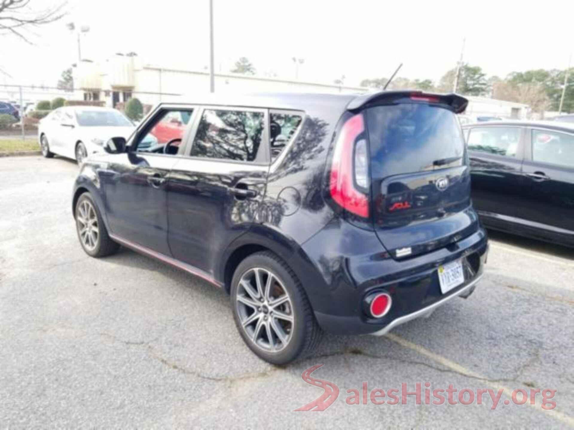 KNDJX3AA2J7897257 2018 KIA SOUL