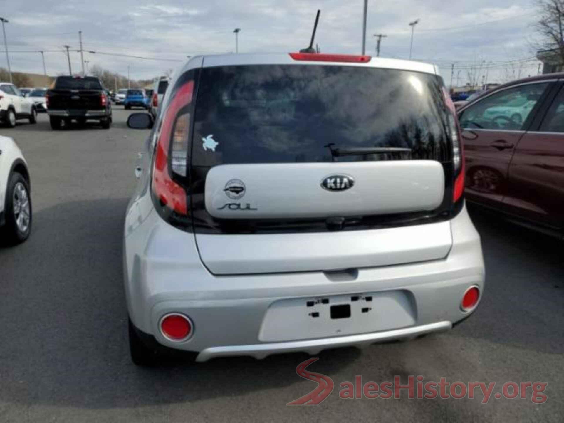 KNDJP3A55J7585100 2018 KIA SOUL