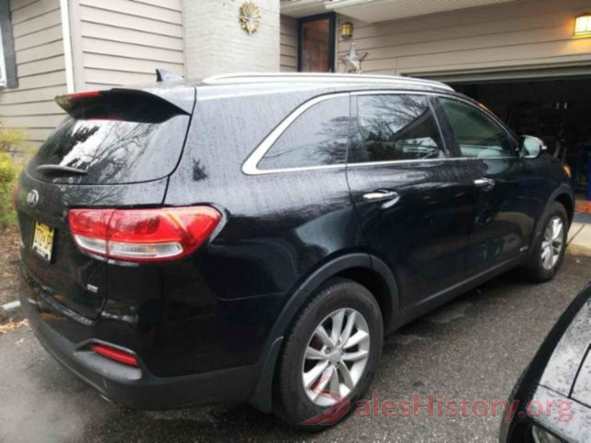 5XYPGDA32JG410529 2018 KIA SORENTO