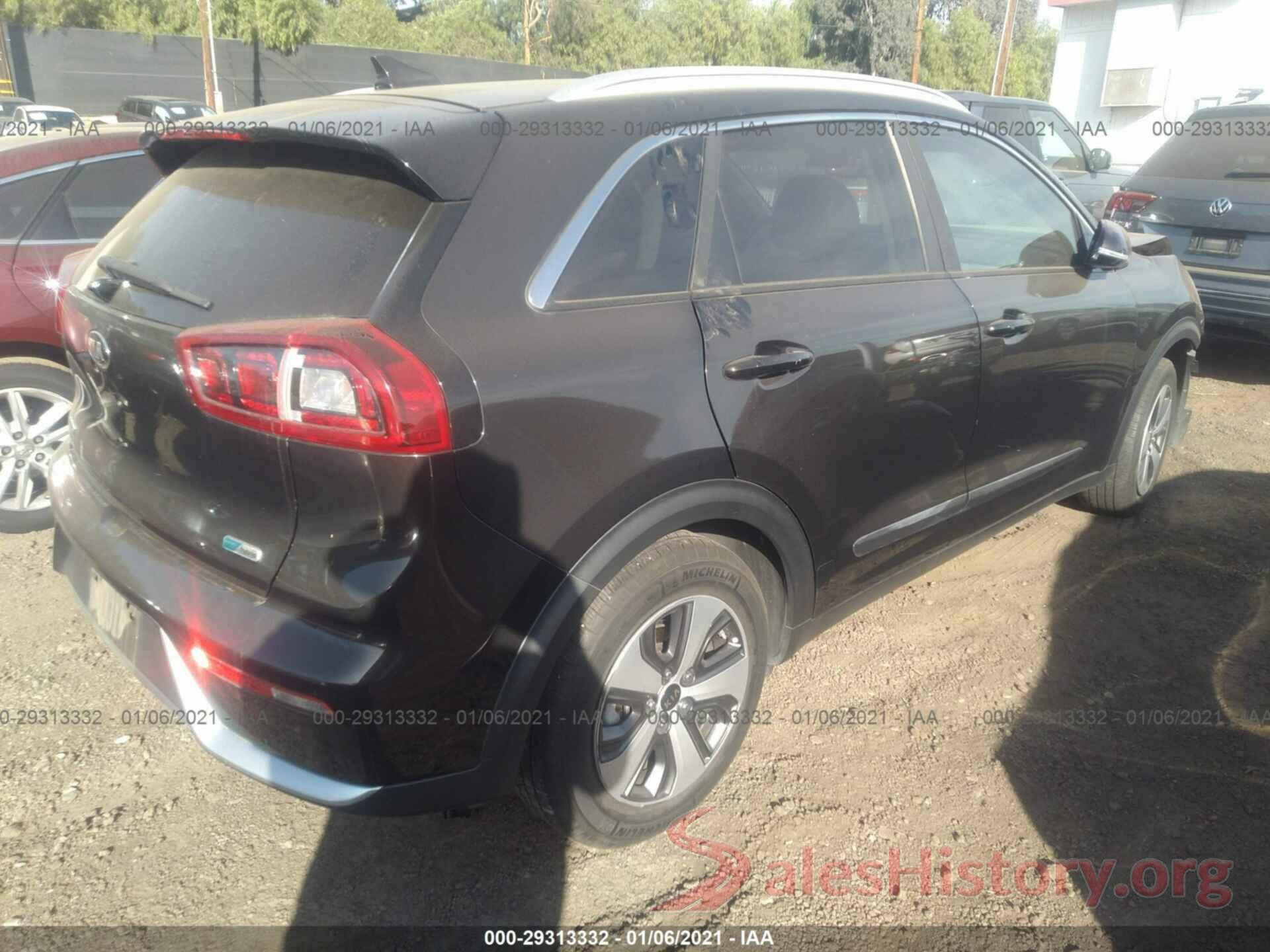 KNDCC3LC5J5127309 2018 KIA NIRO