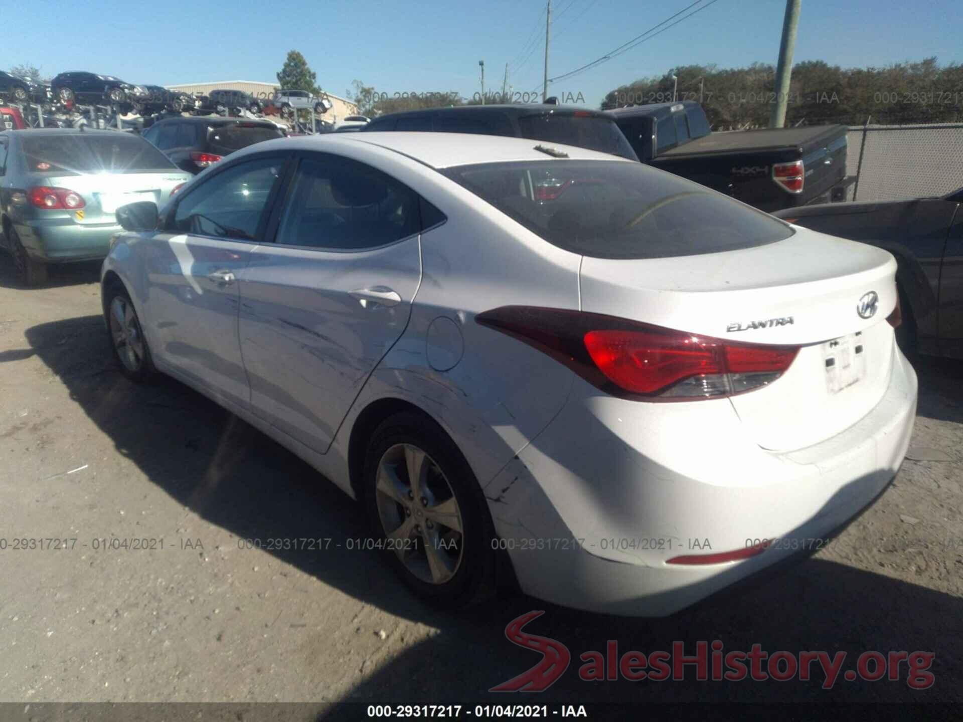 5NPDH4AE8GH680979 2016 HYUNDAI ELANTRA