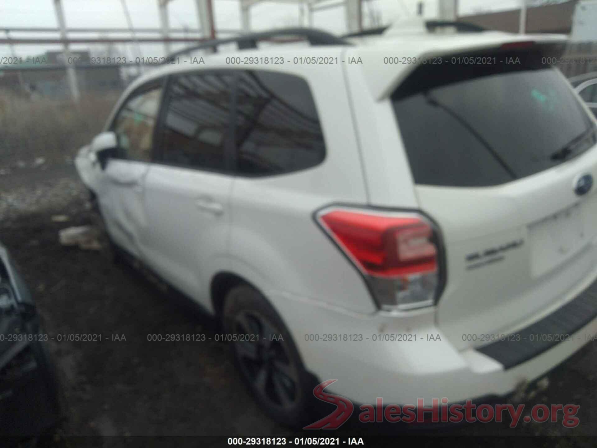 JF2SJAGC2JH605413 2018 SUBARU FORESTER