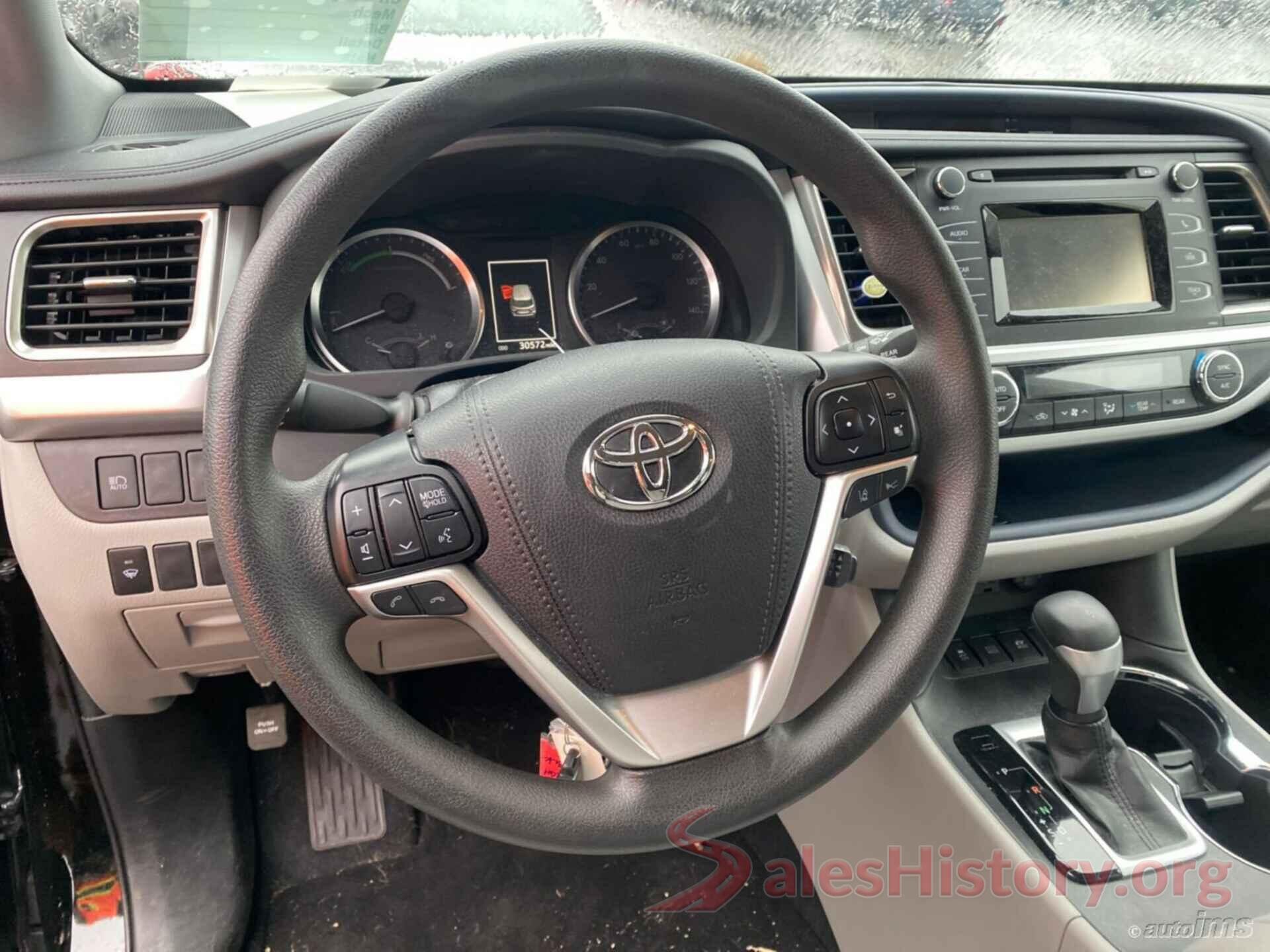 5TDBGRFH0KS068319 2019 TOYOTA HIGHLANDER