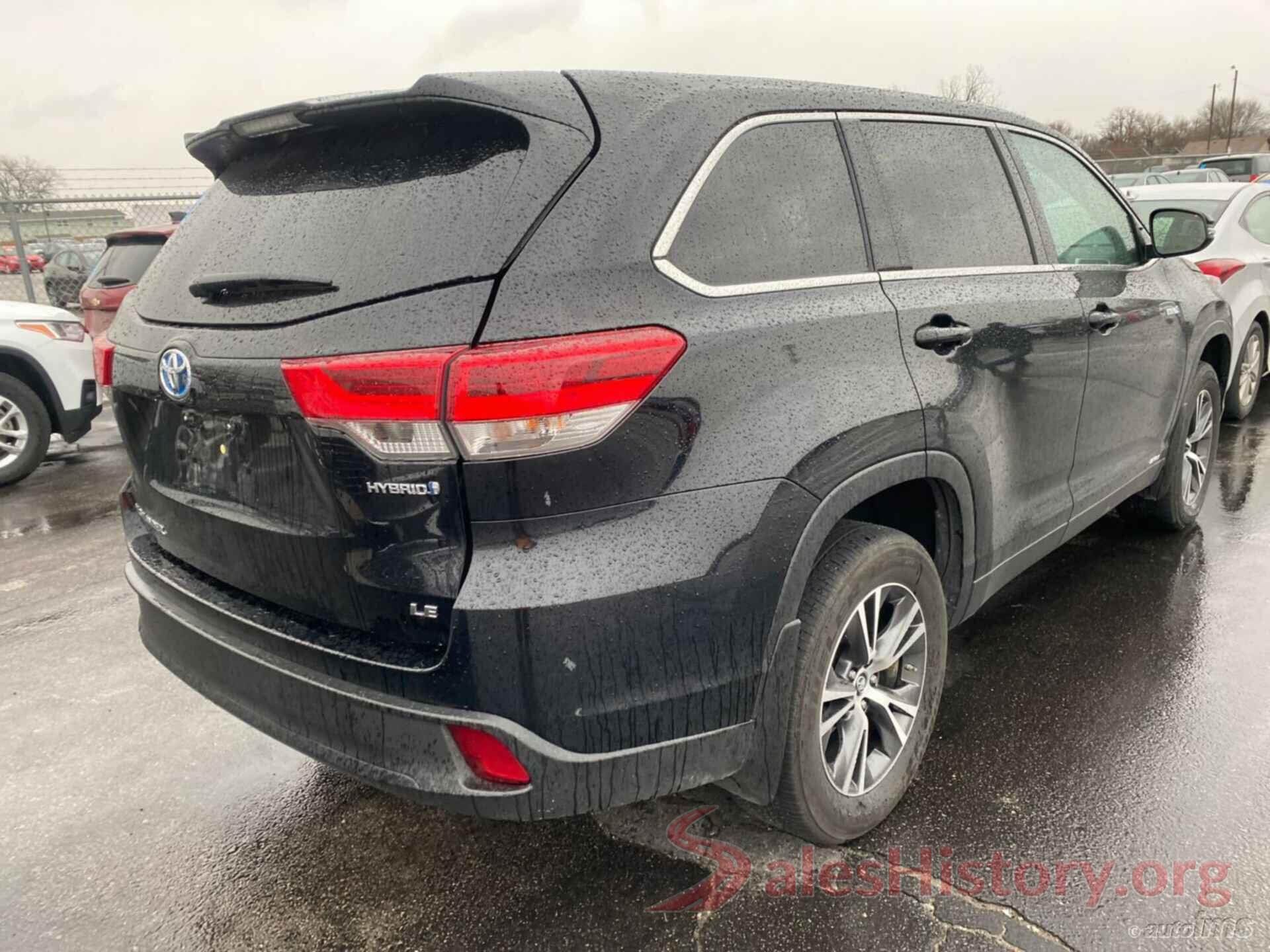 5TDBGRFH0KS068319 2019 TOYOTA HIGHLANDER