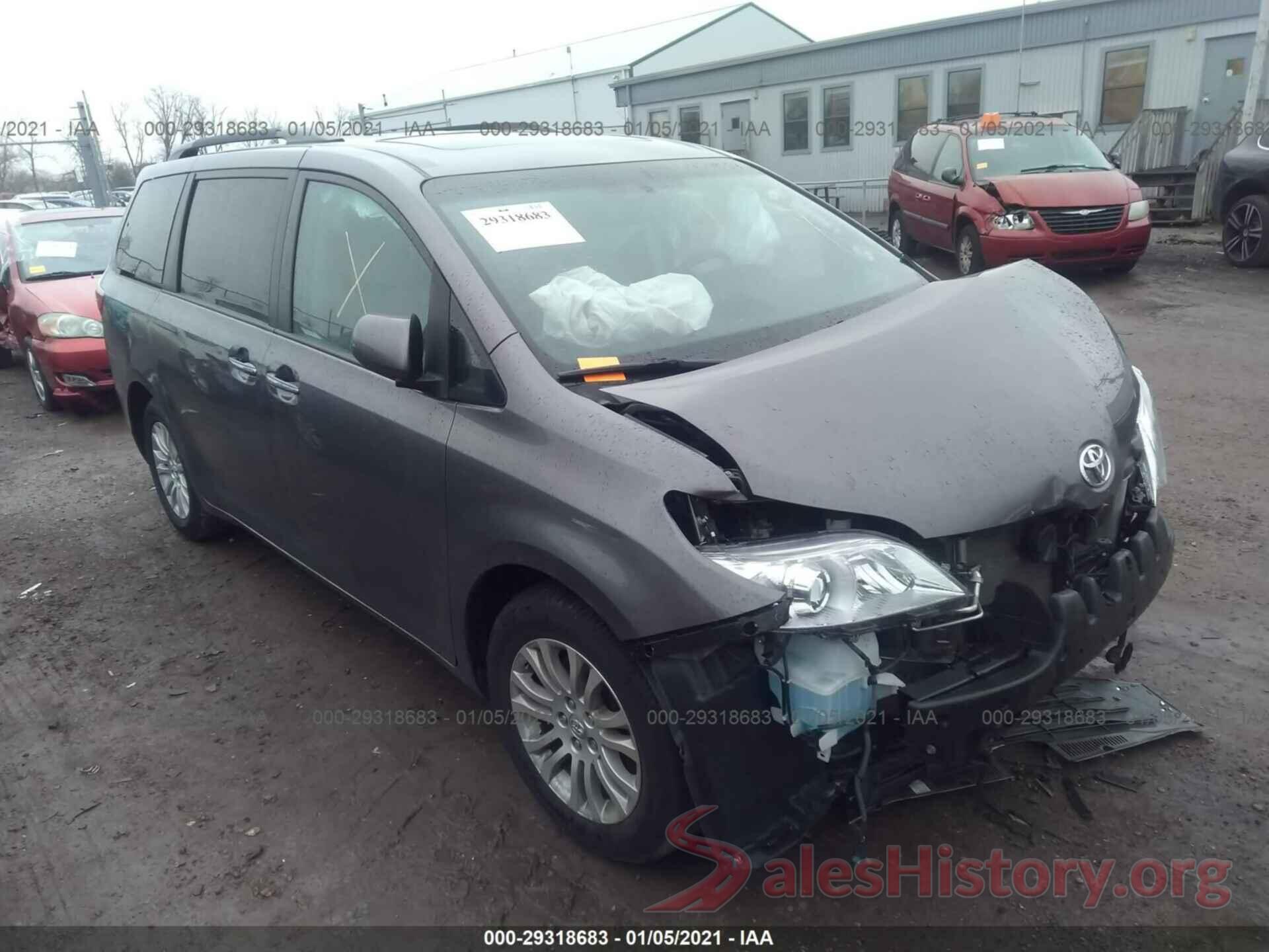 5TDYZ3DC7HS786631 2017 TOYOTA SIENNA