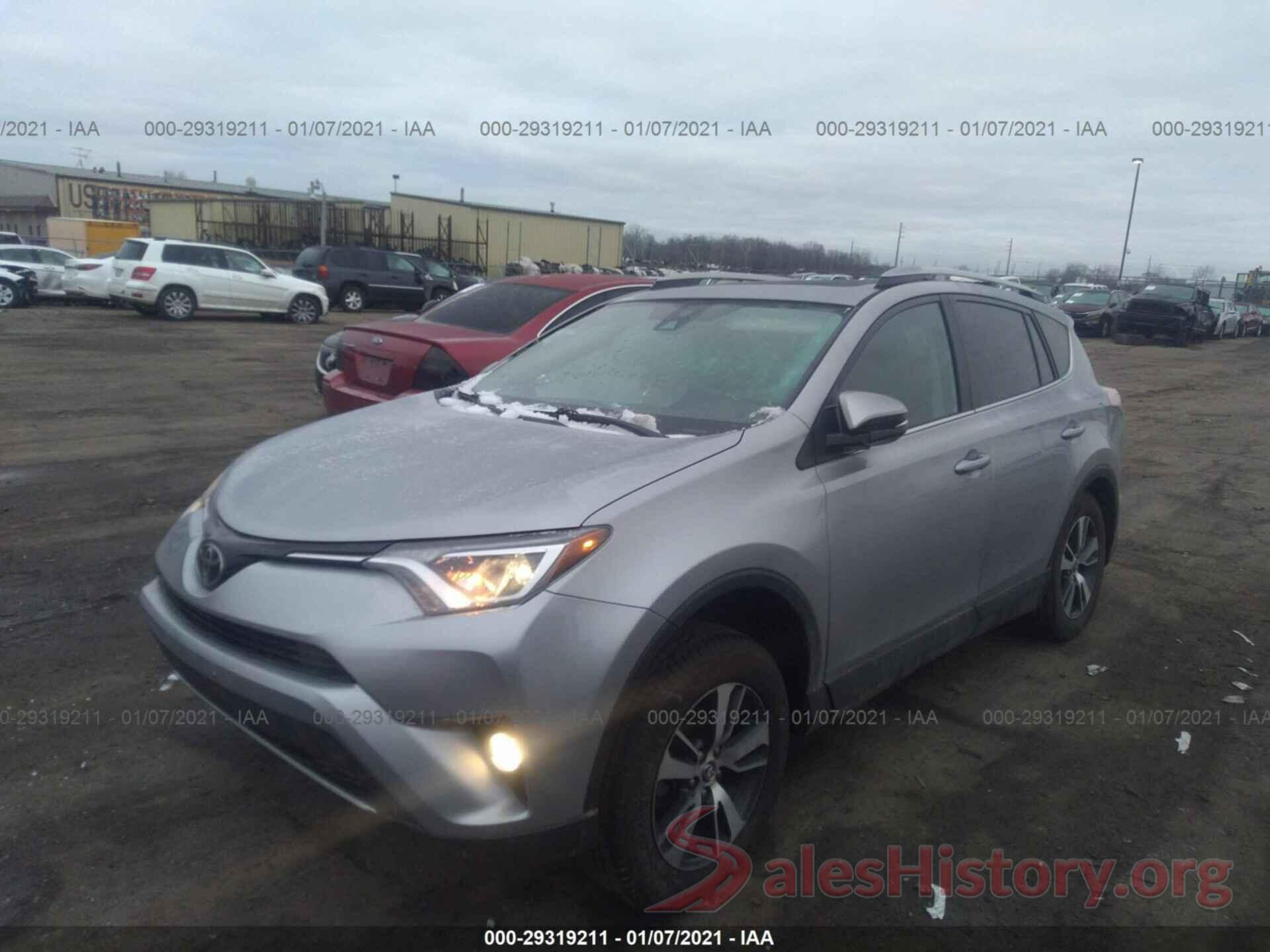 2T3RFREV9JW807015 2018 TOYOTA RAV4