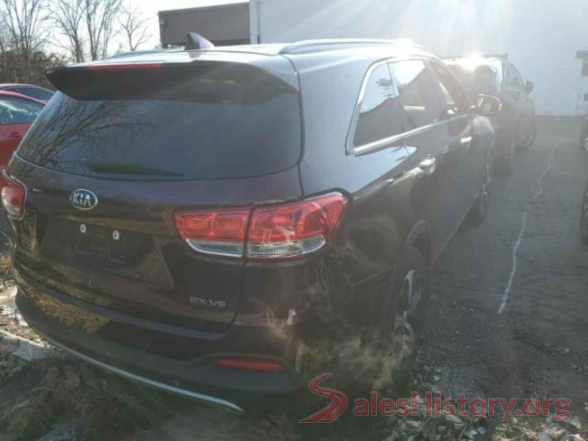 5XYPHDA56JG425078 2018 KIA SORENTO