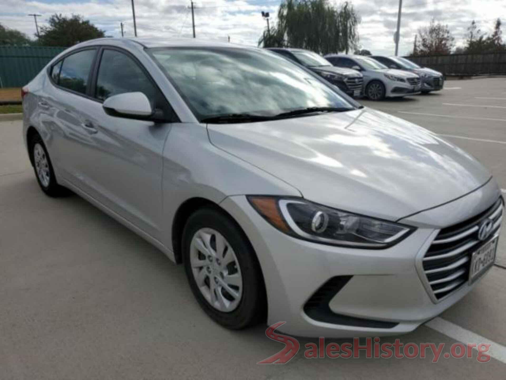 5NPD74LF3JH241060 2018 HYUNDAI ELANTRA