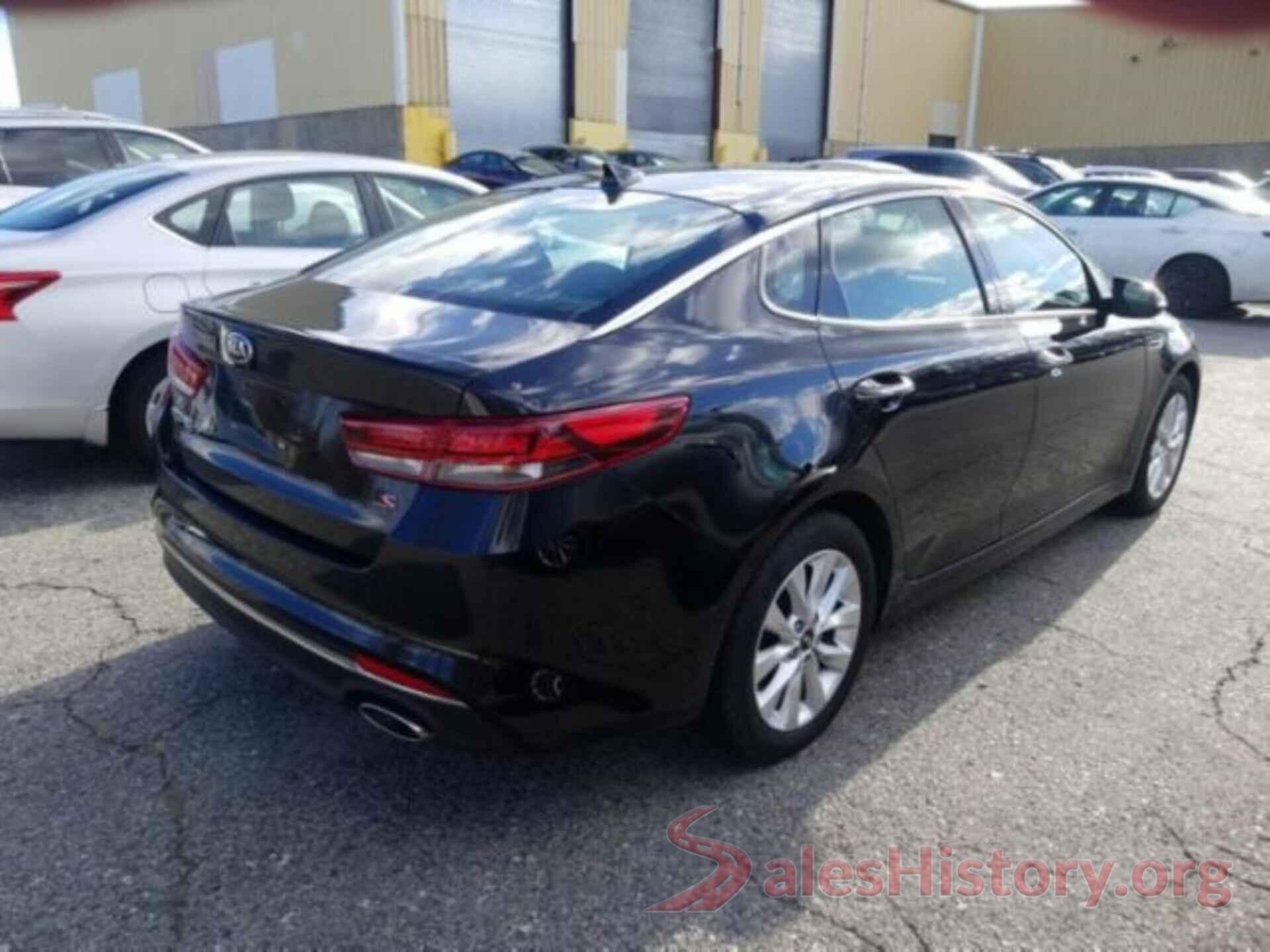 5XXGT4L30JG220211 2018 KIA OPTIMA