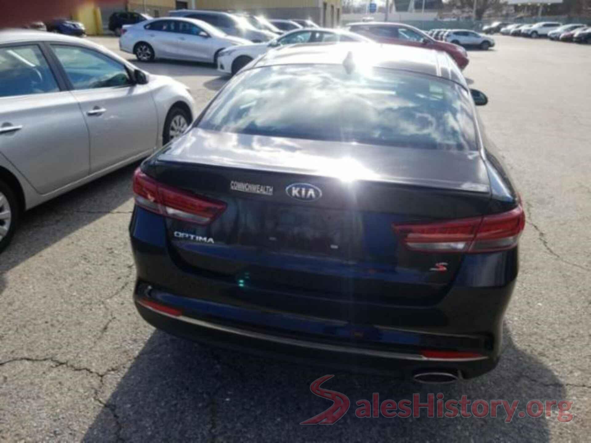 5XXGT4L30JG220211 2018 KIA OPTIMA