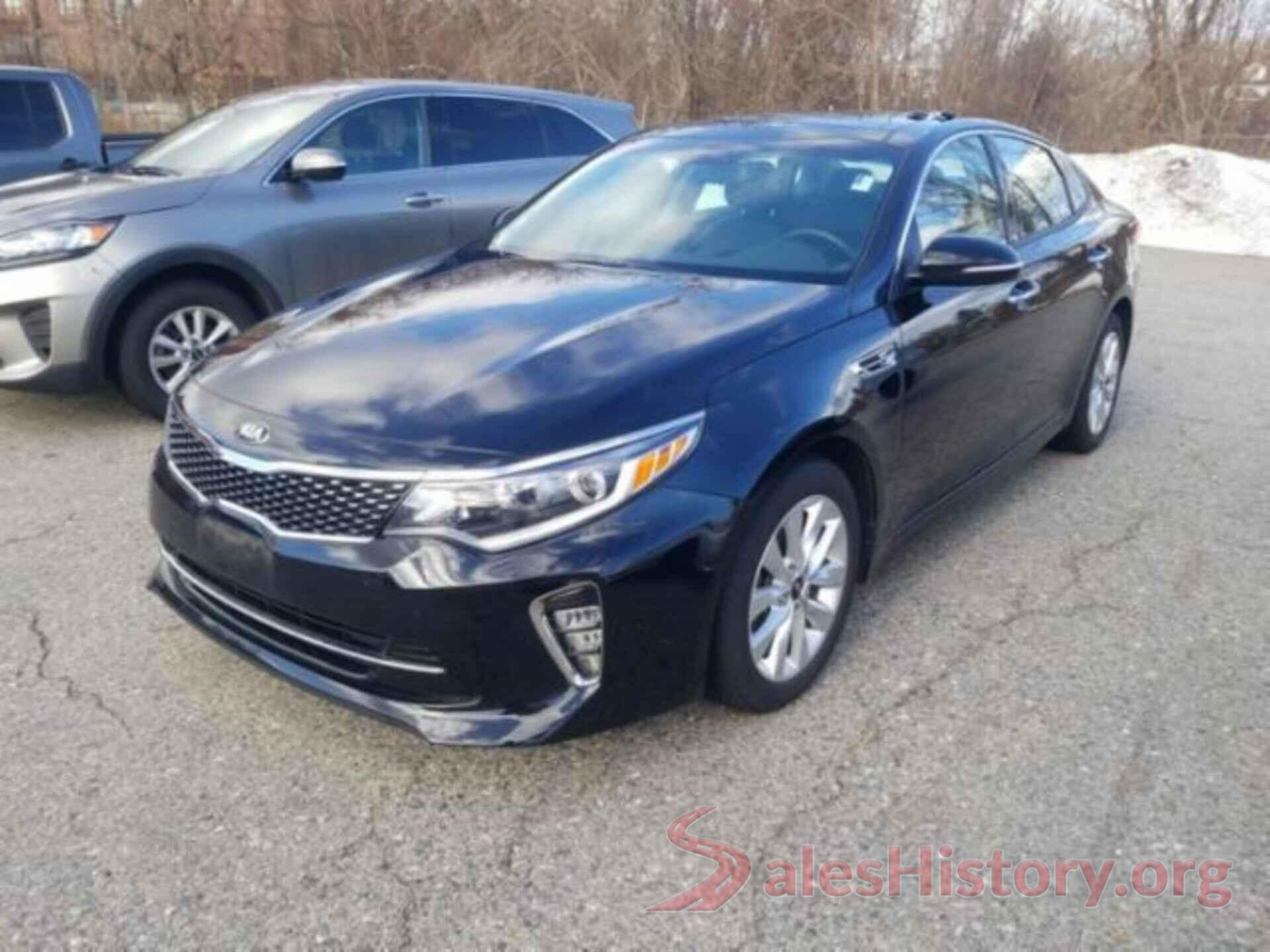 5XXGT4L30JG220211 2018 KIA OPTIMA