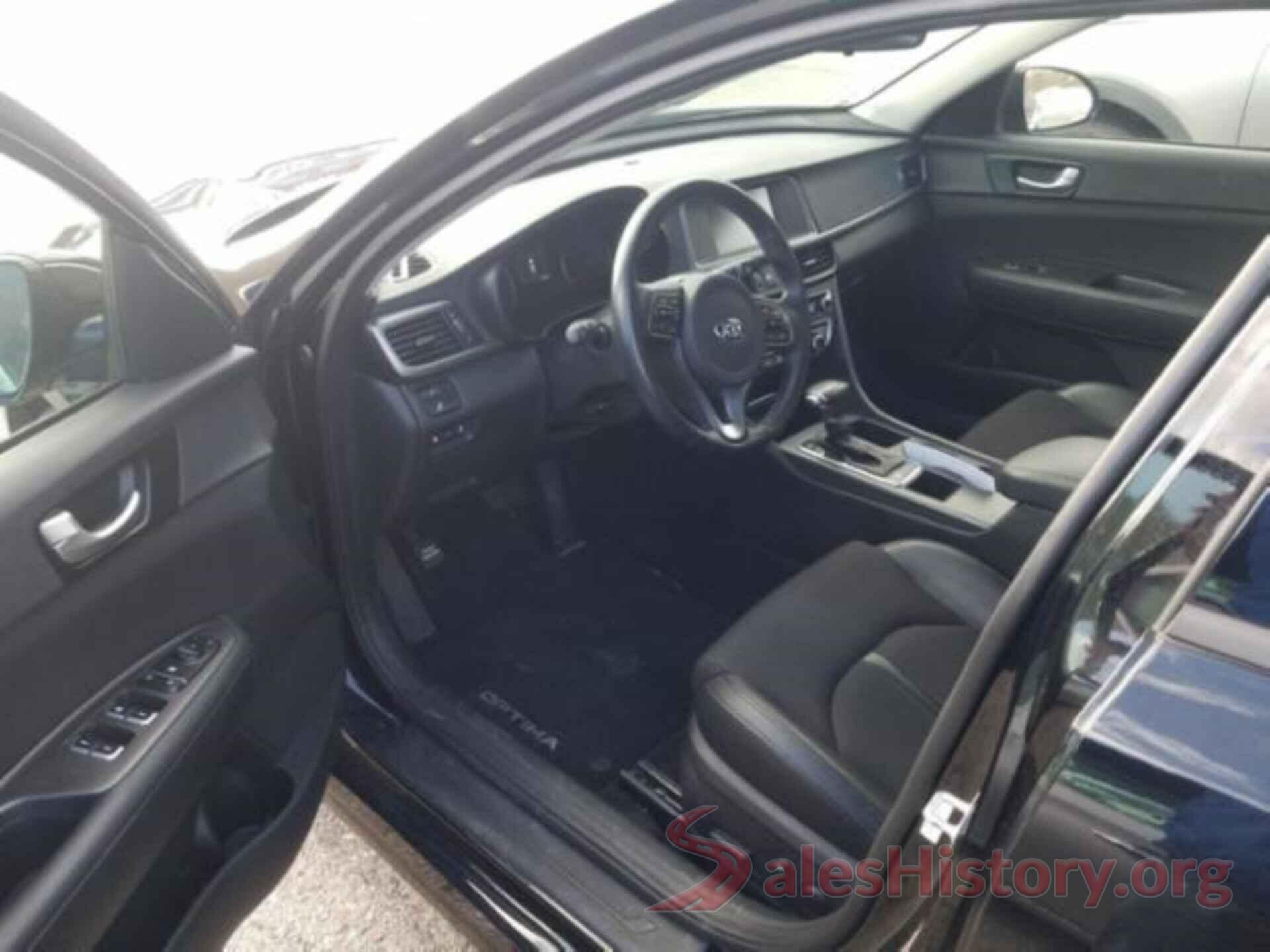 5XXGT4L30JG220211 2018 KIA OPTIMA