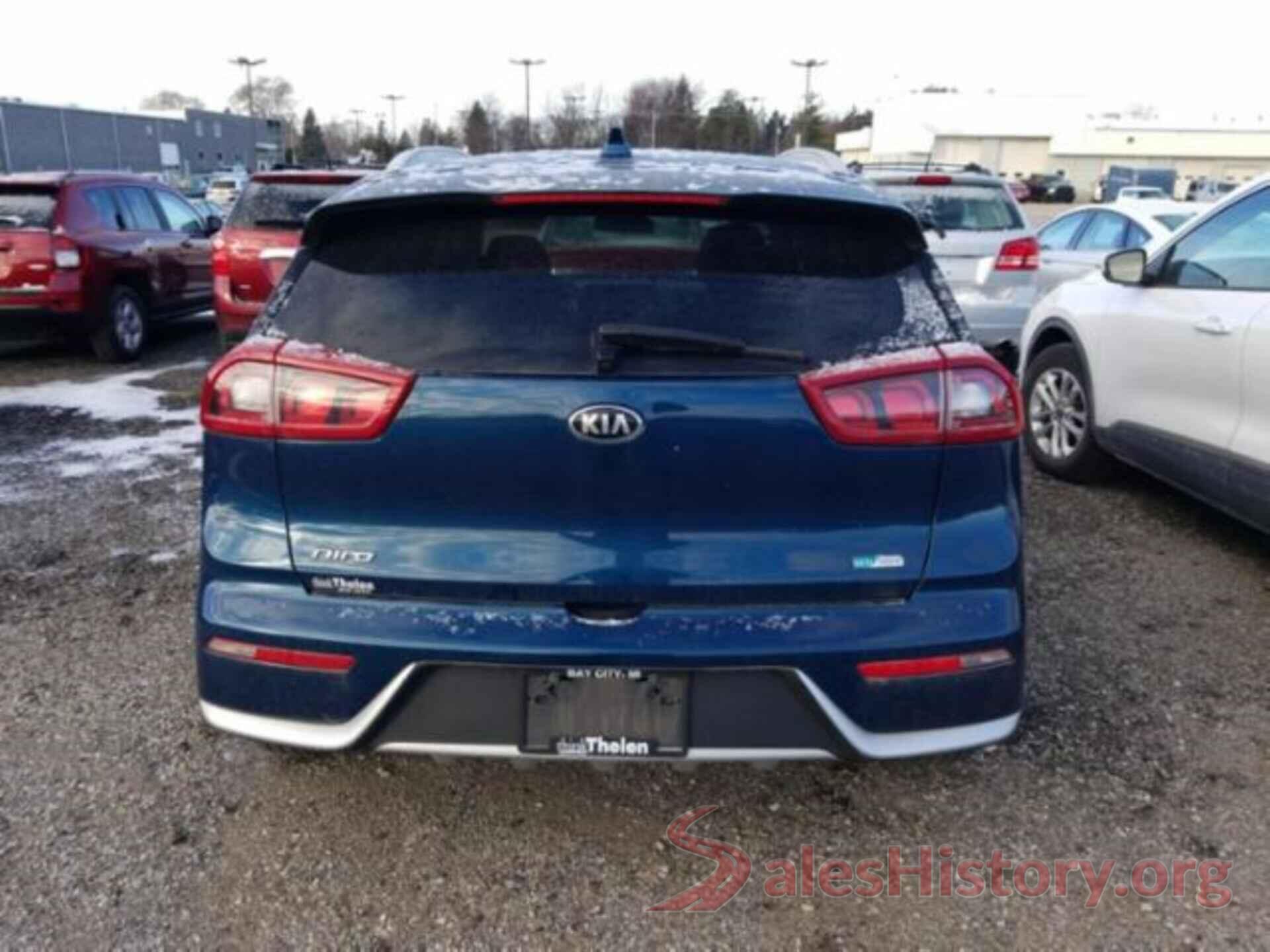 KNDCB3LC6J5146888 2018 KIA NIRO